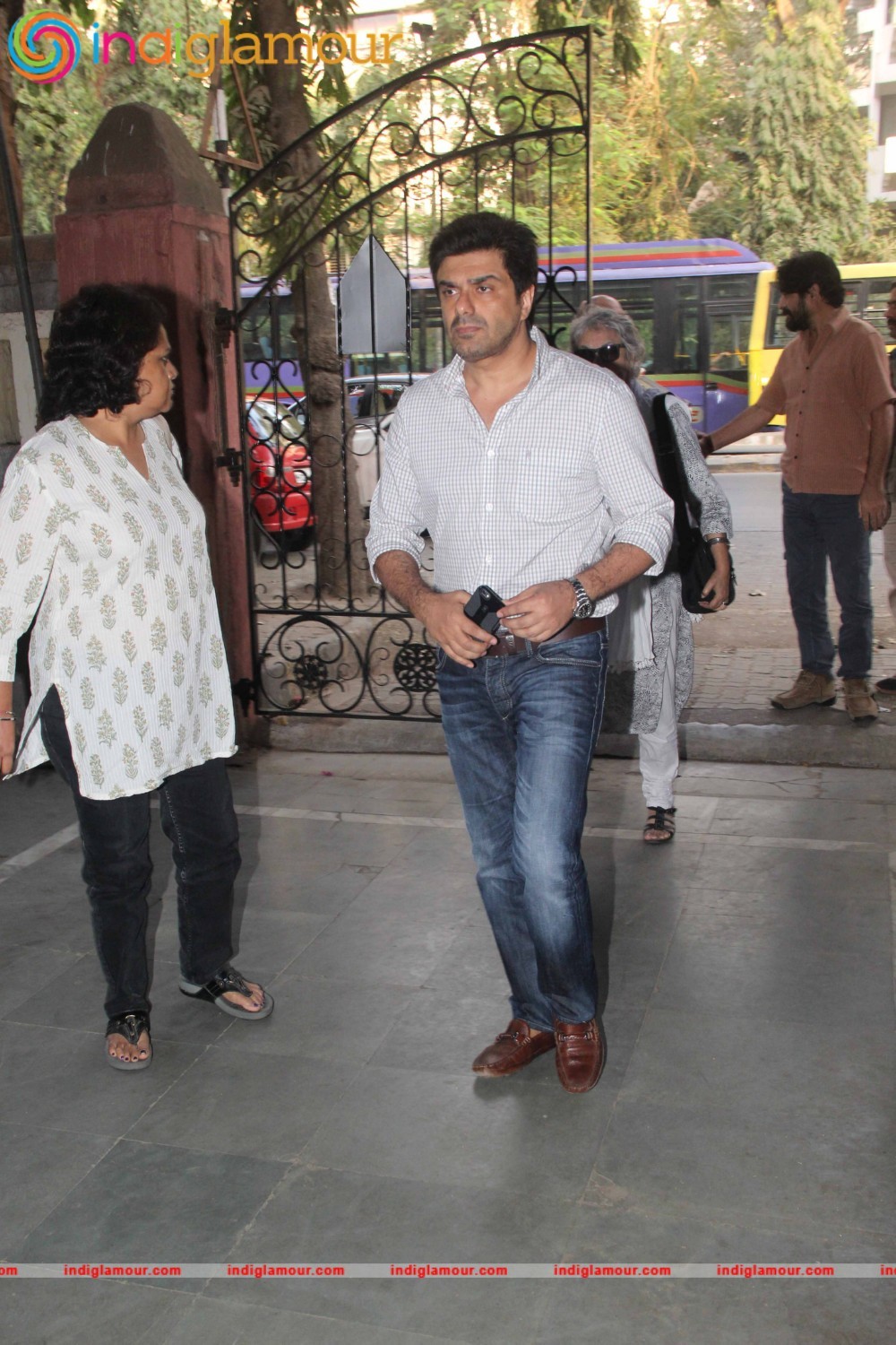Prayer Meet of Divya Dutta Mother Event hd photo