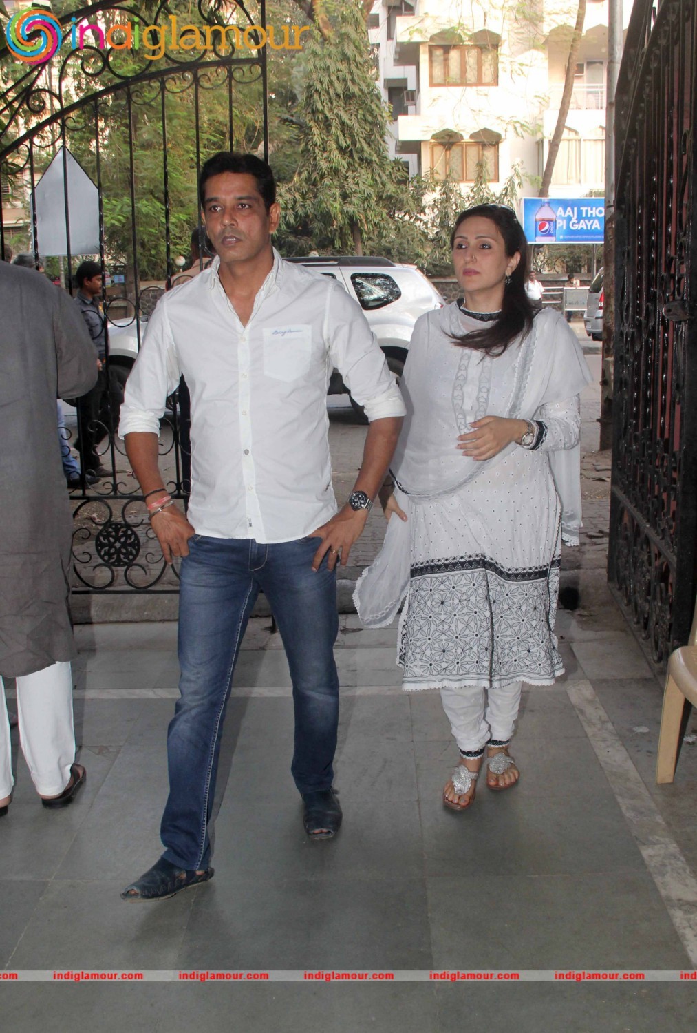 Prayer Meet of Divya Dutta Mother Event hd photo