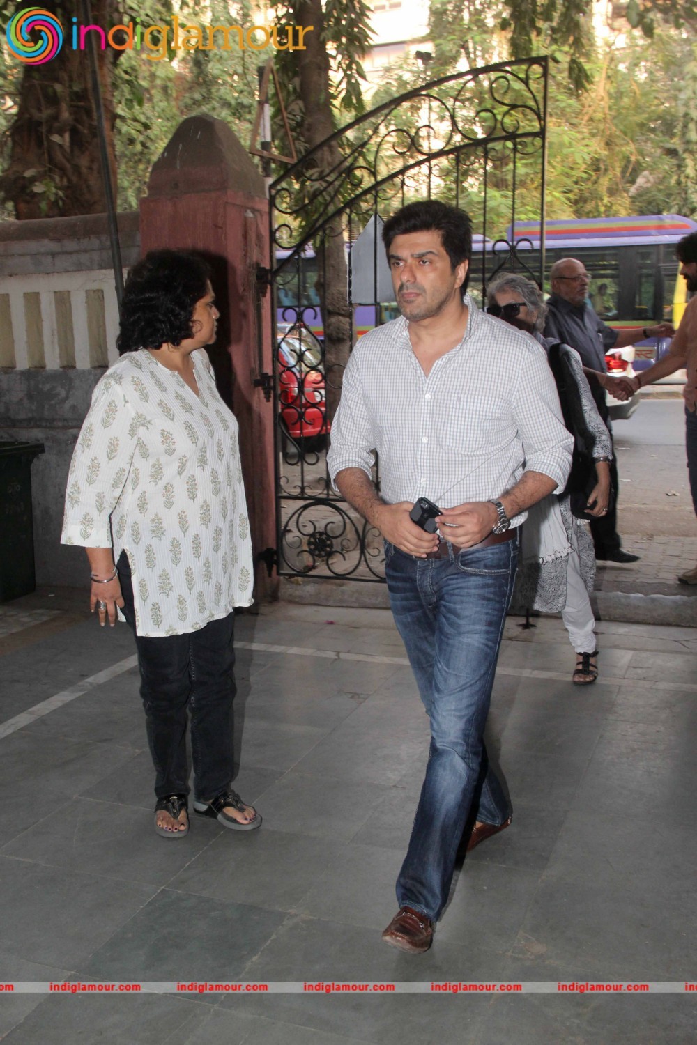 Prayer Meet of Divya Dutta Mother Event hd photo