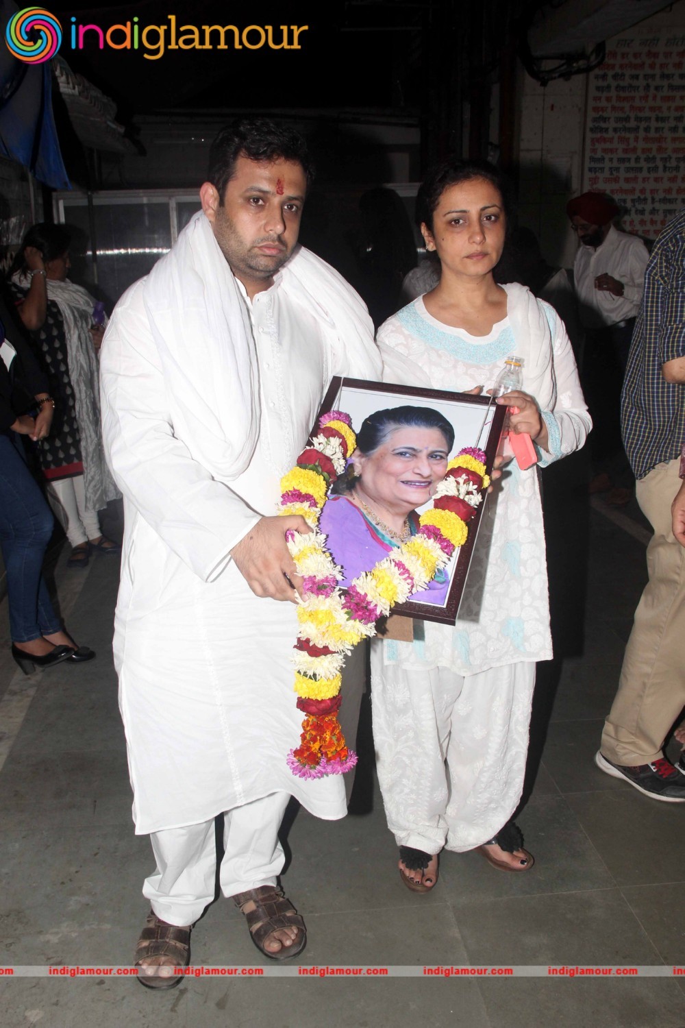 Prayer Meet of Divya Dutta Mother Event hd photo