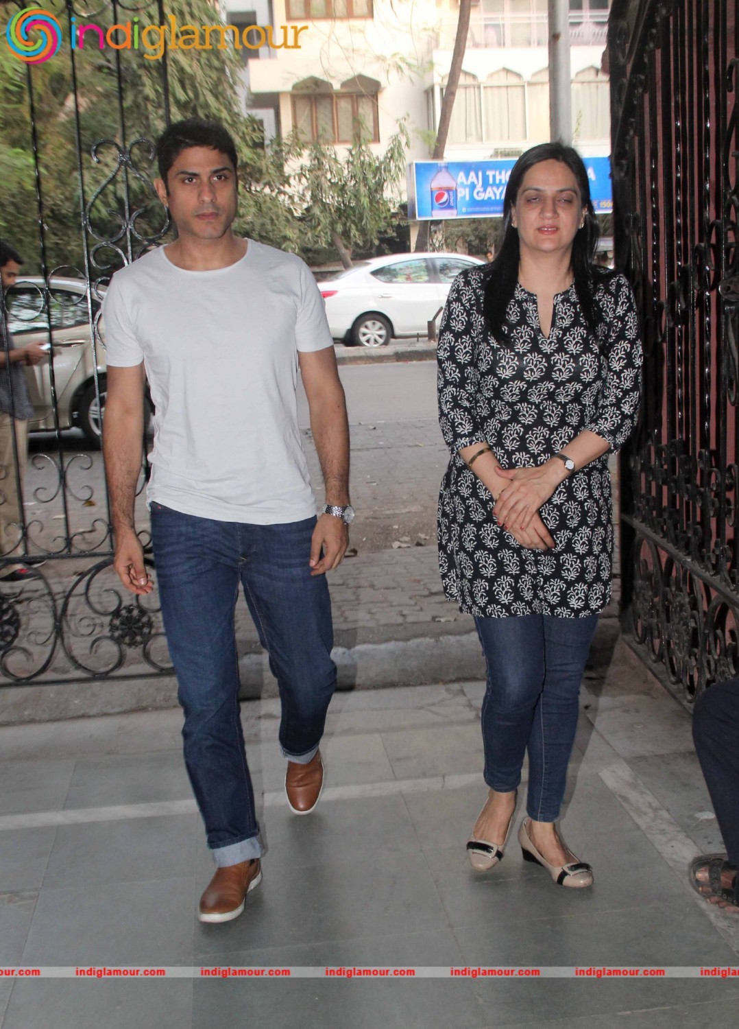 Prayer Meet of Divya Dutta Mother Event hd photo