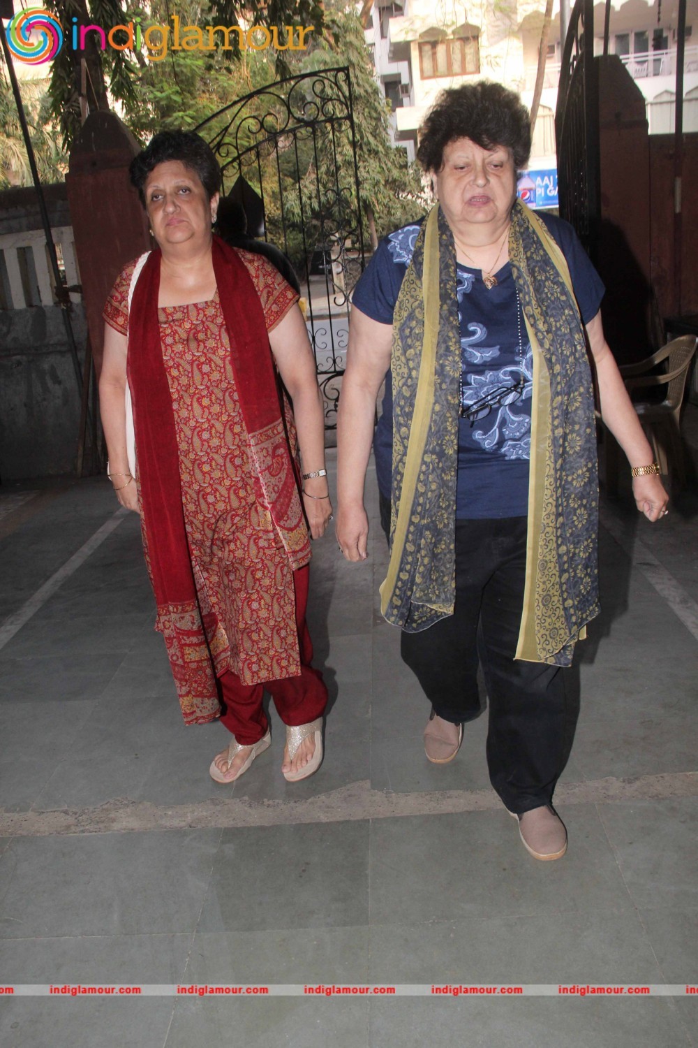 Prayer Meet of Divya Dutta Mother Event hd photo