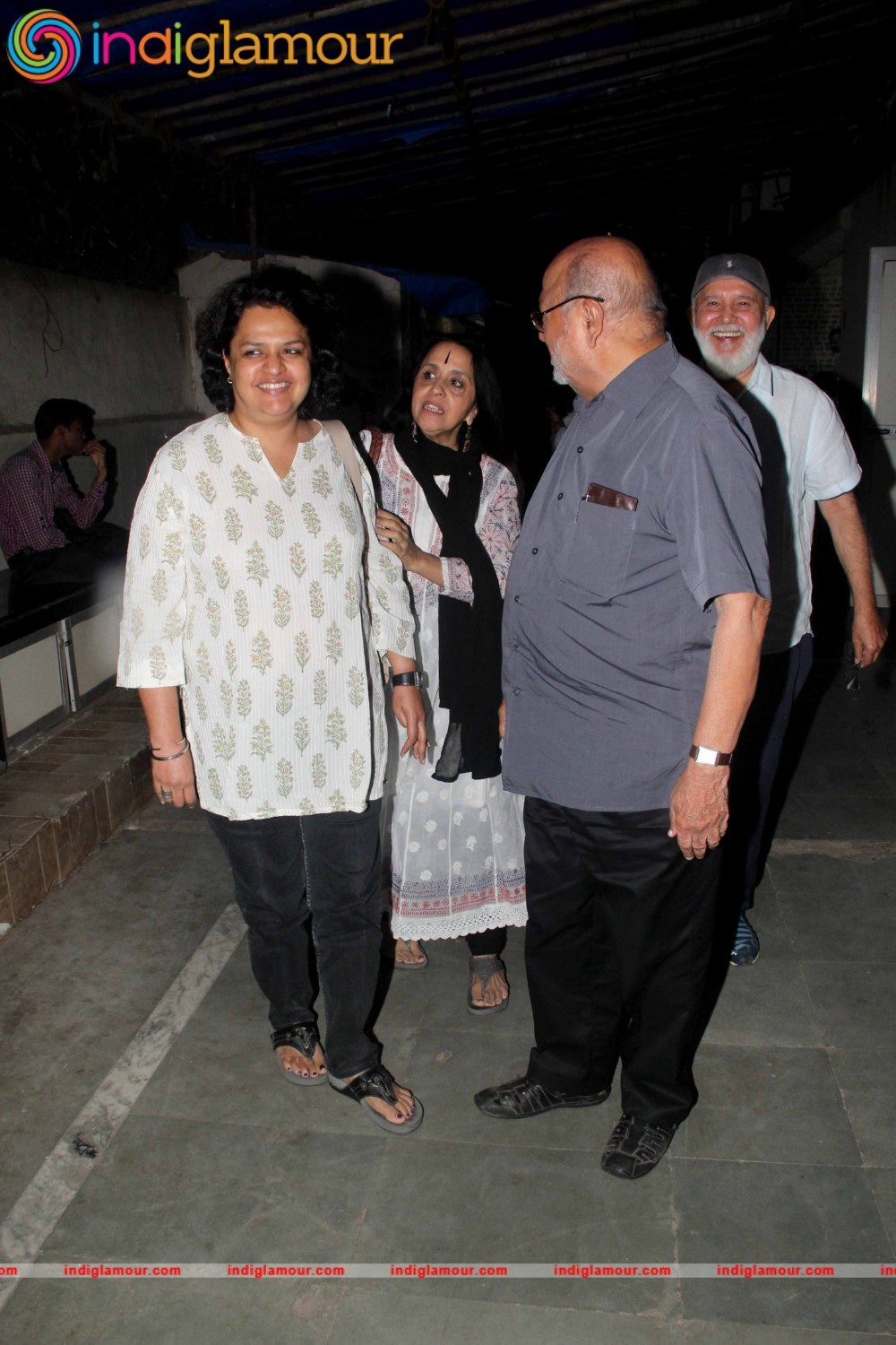 Prayer Meet of Divya Dutta Mother Event hd photo