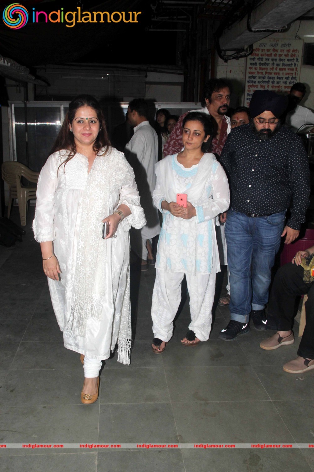 Prayer Meet of Divya Dutta Mother Event hd photo