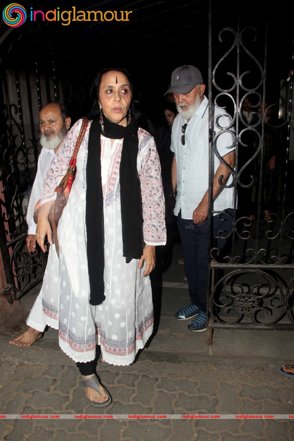 Prayer Meet of Divya Dutta Mother Event hd photo