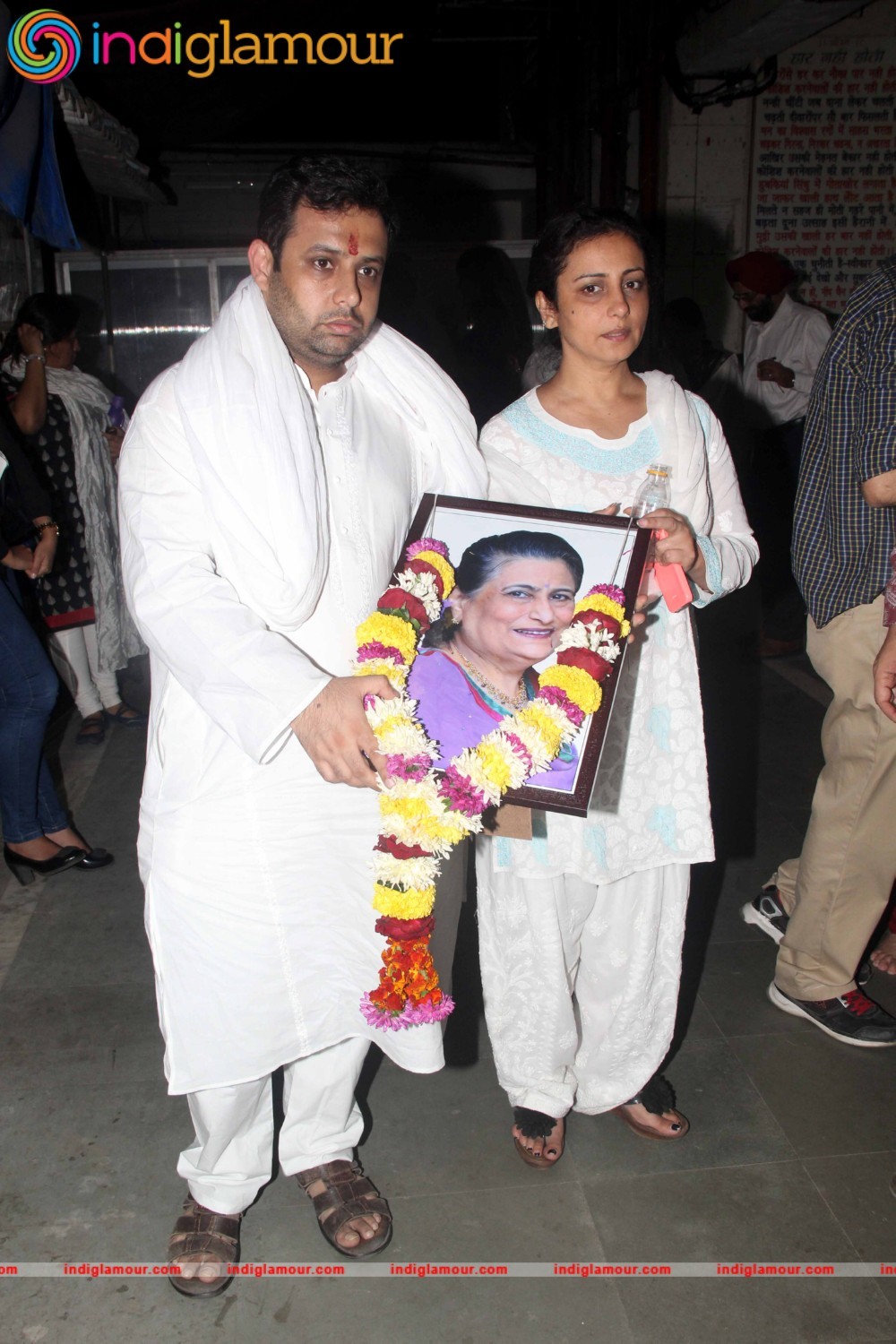 Prayer Meet of Divya Dutta Mother Event hd photo