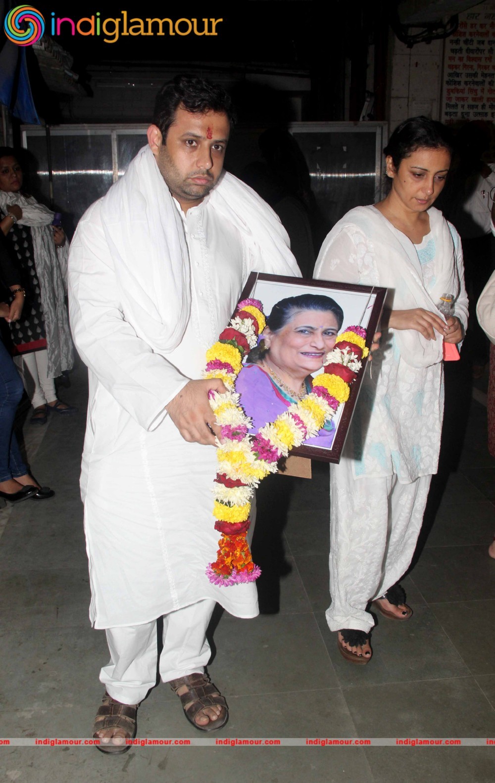 Prayer Meet of Divya Dutta Mother Event hd photo