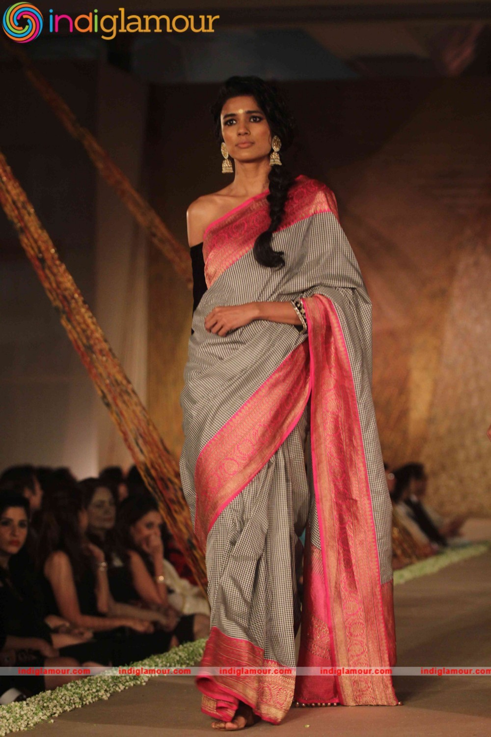 Introduction of Manish Malhotra New Collection The Regal Threads Event hd photo