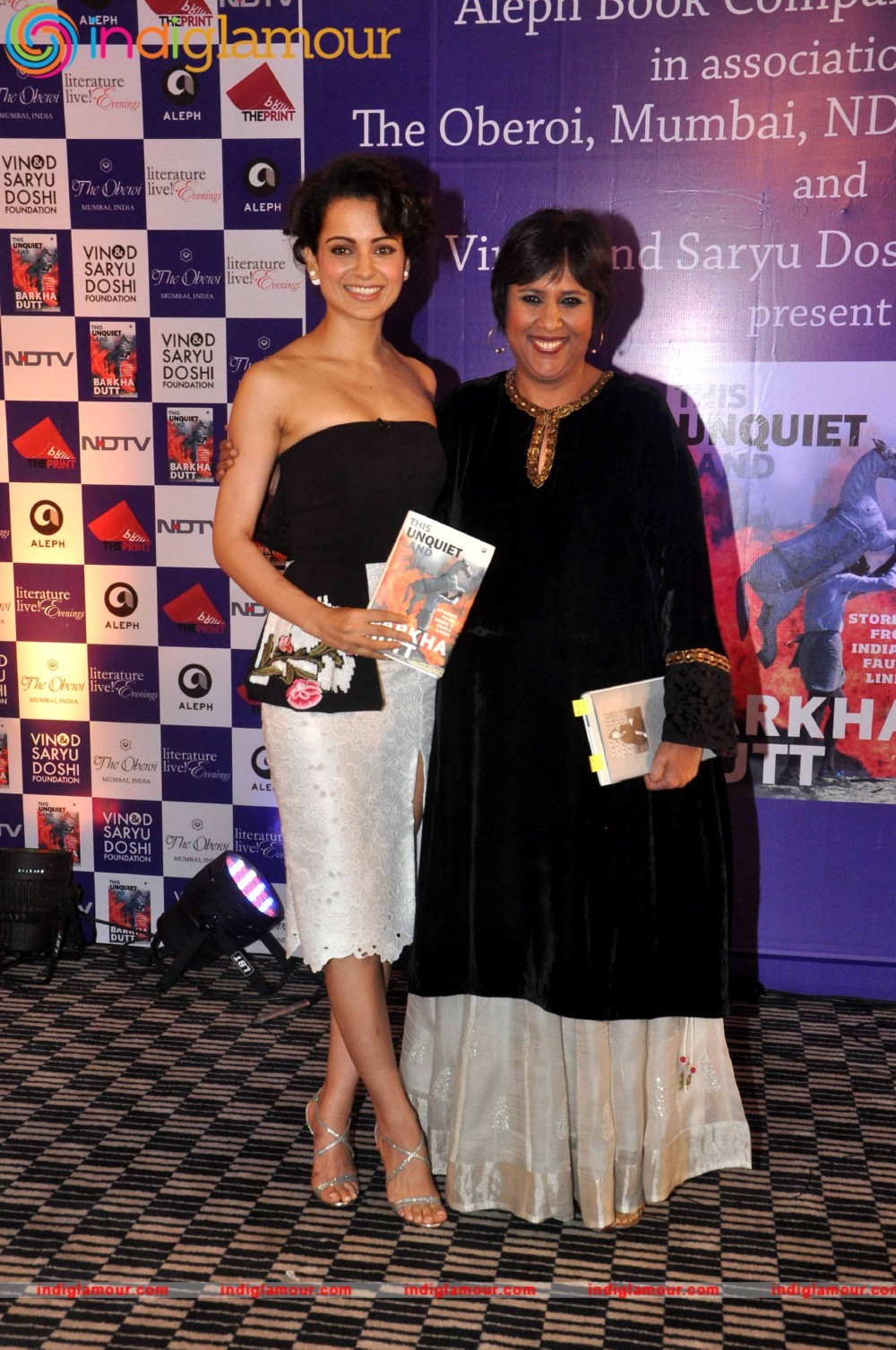 Kangna Ranaut Unveils Barkha Dutt The Unquiet Land Event hd photo