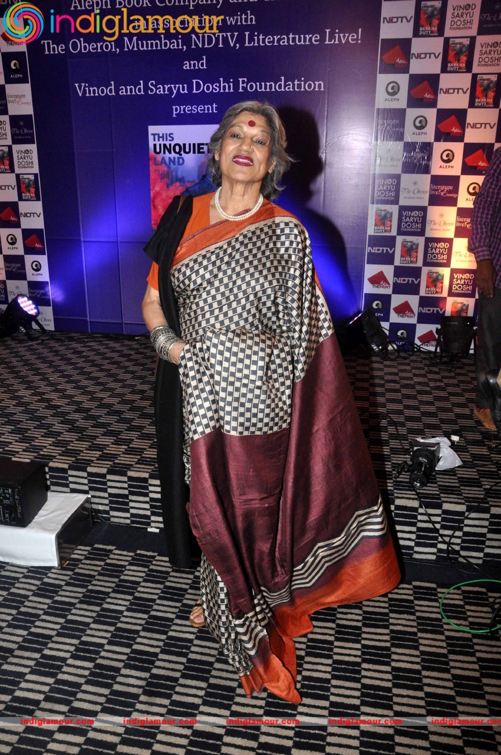 Kangna Ranaut Unveils Barkha Dutt The Unquiet Land Event hd photo