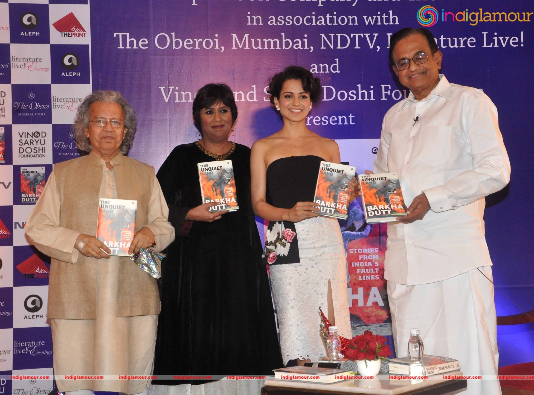 Kangna Ranaut Unveils Barkha Dutt The Unquiet Land Event hd photo