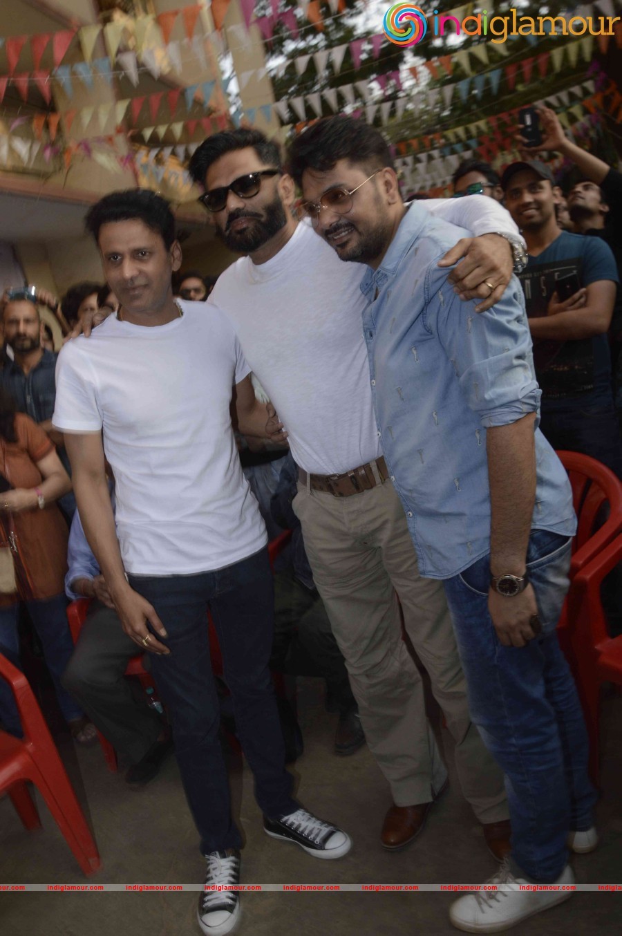 Suniel Shetty And Manoj Bajpai Attend Khidkiyan Theatre Festival Event hd photo