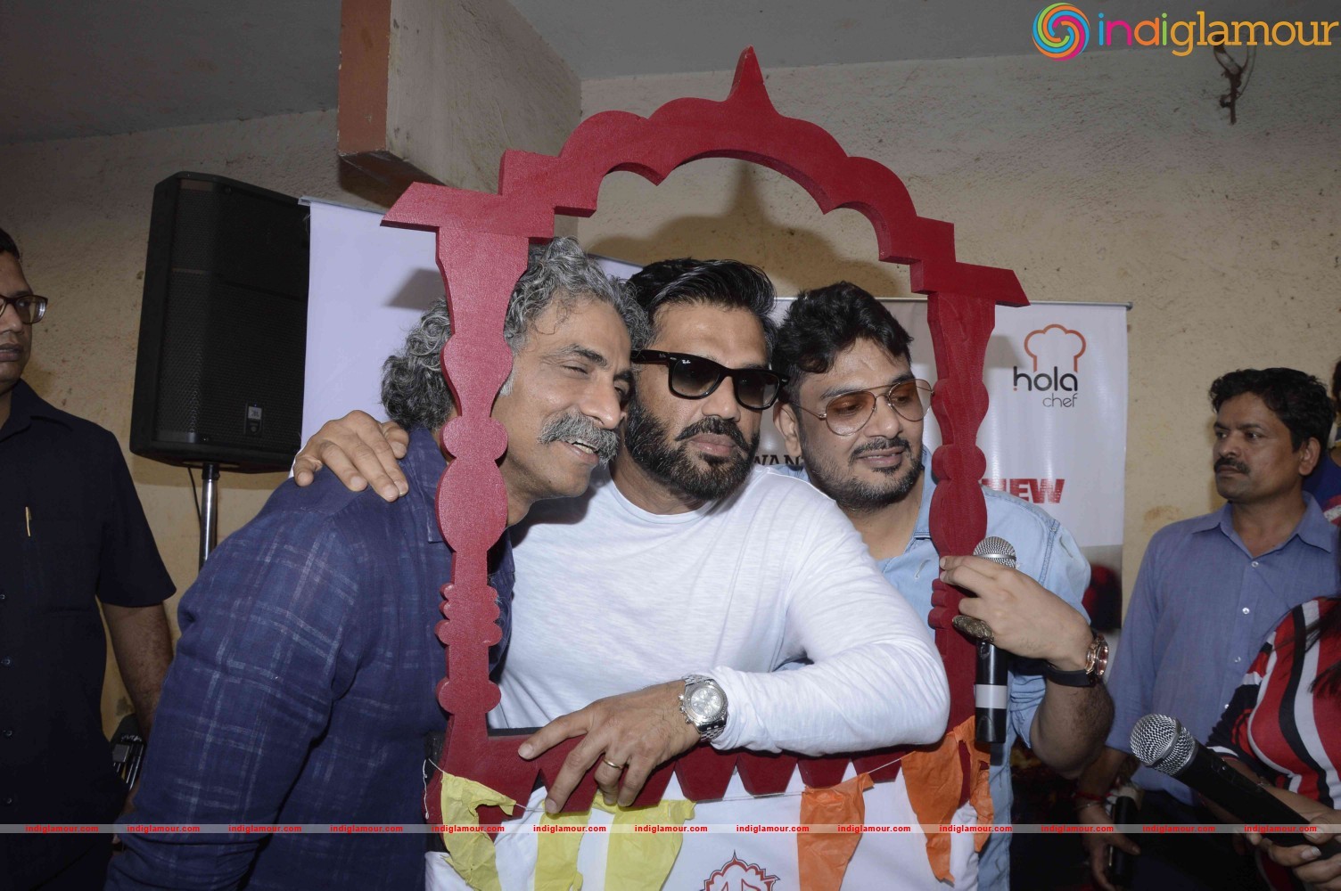Suniel Shetty And Manoj Bajpai Attend Khidkiyan Theatre Festival Event hd photo