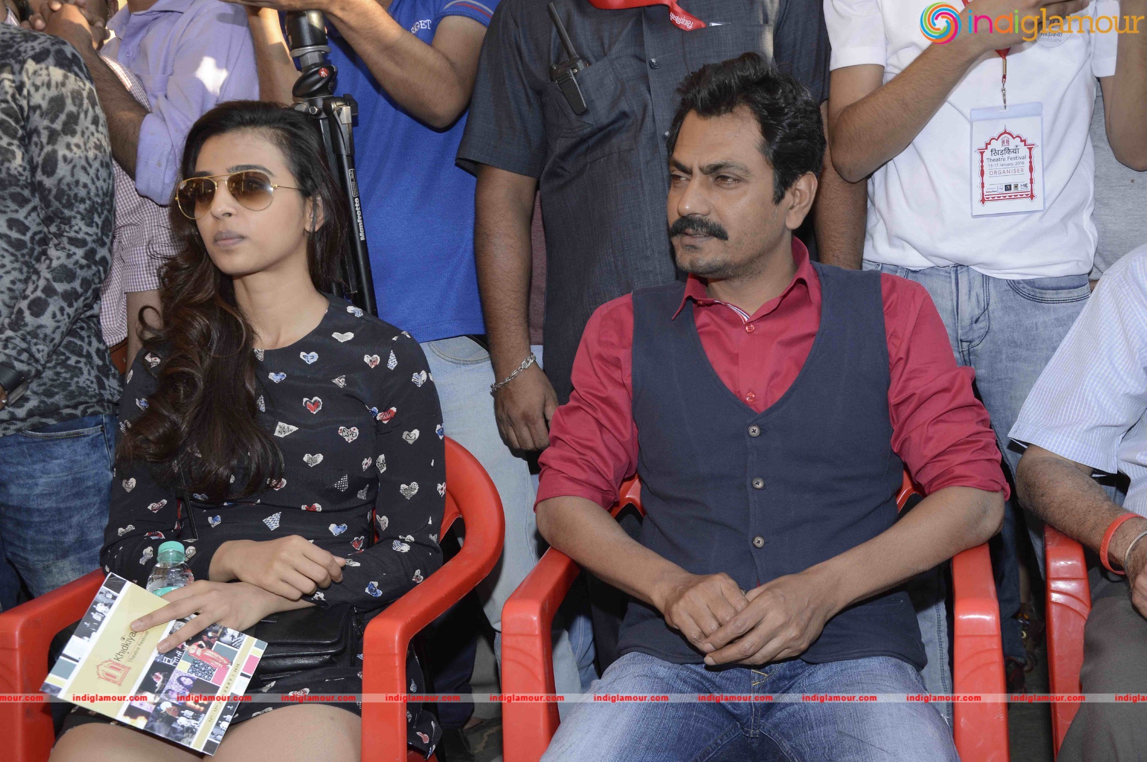 Nawazuddin Siddiqui and Radhika Apte Attend Khidkiyan Theatre Festival Event hd photo