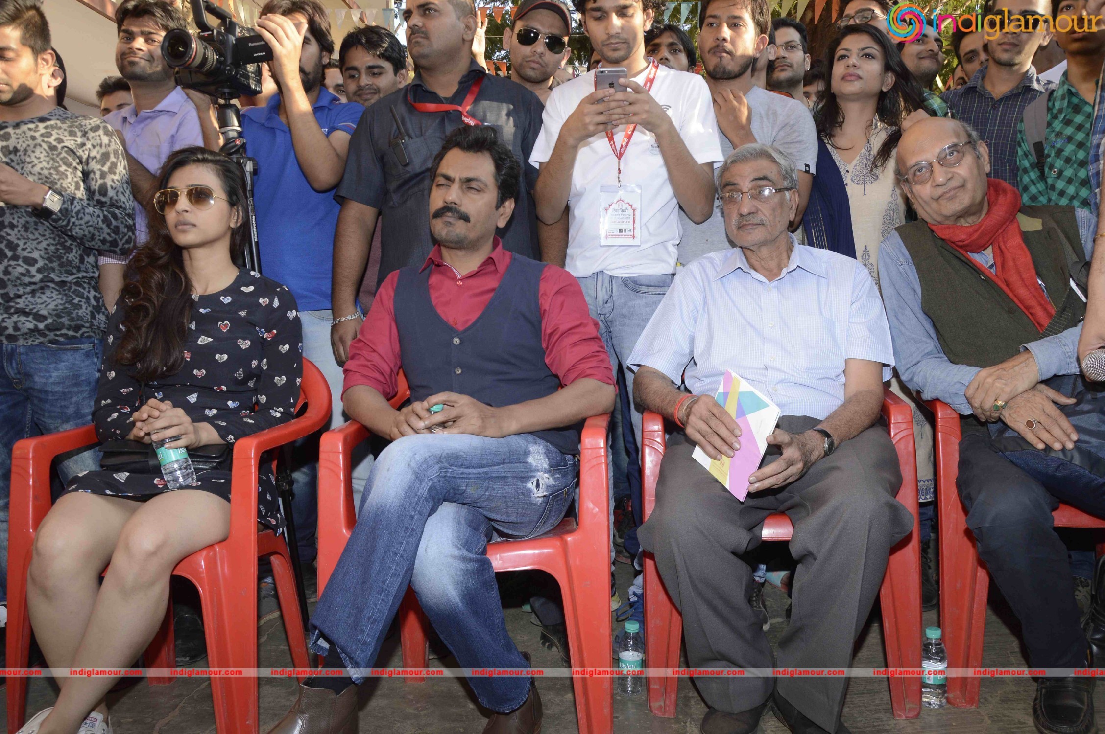 Nawazuddin Siddiqui and Radhika Apte Attend Khidkiyan Theatre Festival Event hd photo