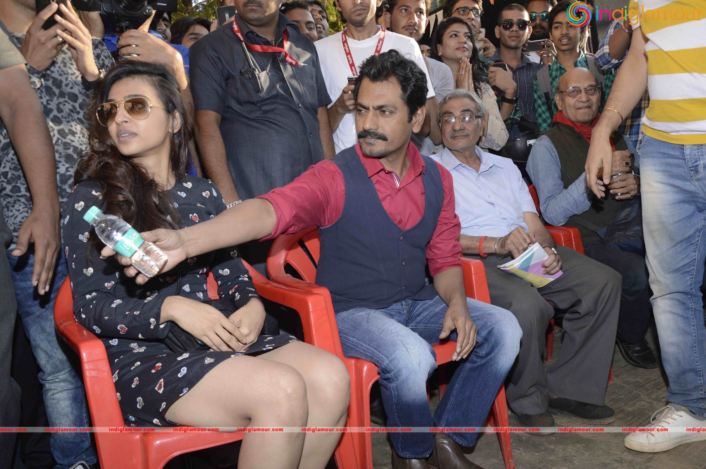 Nawazuddin Siddiqui and Radhika Apte Attend Khidkiyan Theatre Festival Event hd photo