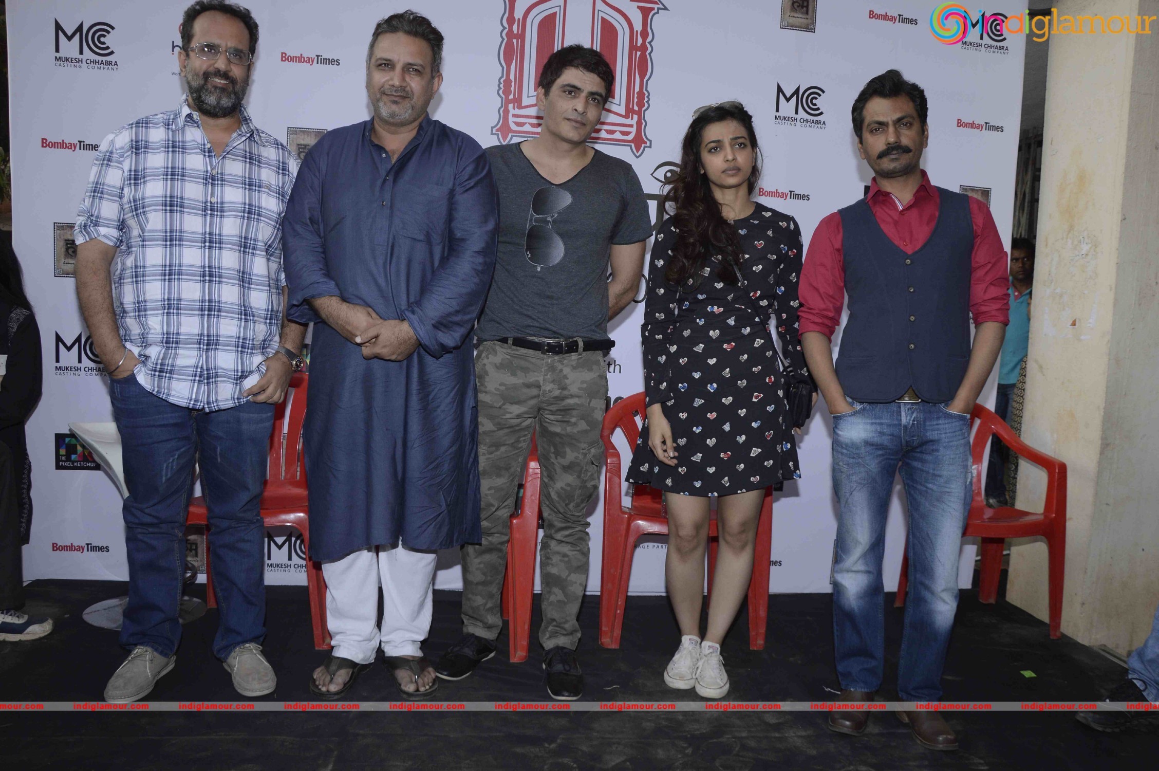 Nawazuddin Siddiqui and Radhika Apte Attend Khidkiyan Theatre Festival Event hd photo