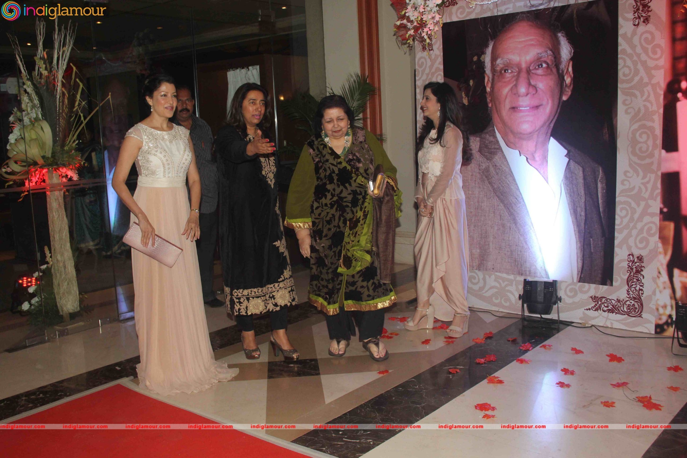 Rekha Conferred with 3rd National Yash Chopra Memorial Award Event Event hd photo
