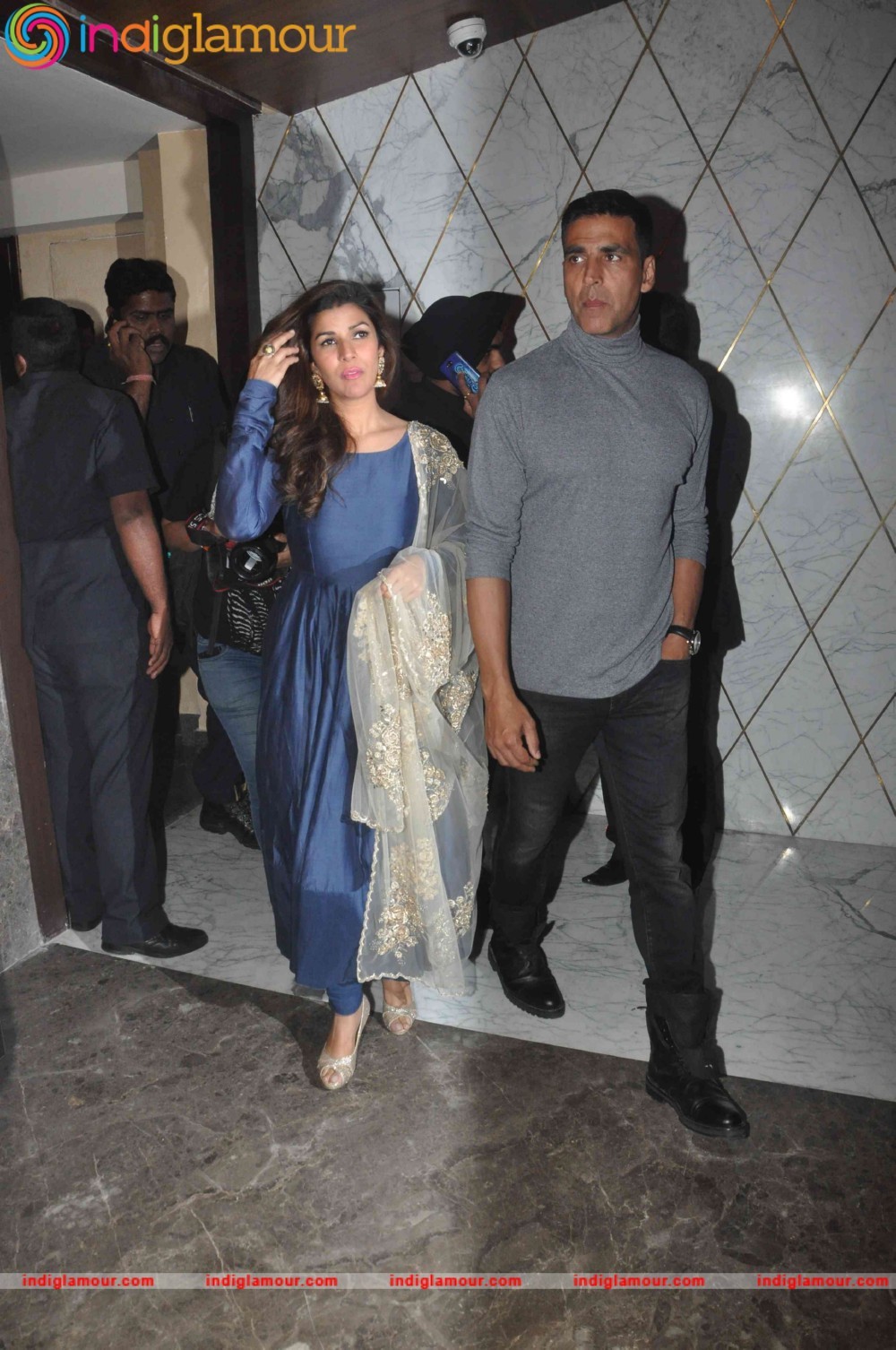 Akshay Kumar Nimrat Kaur and the Cast of Airlift Interact with the Audiance Event hd photo