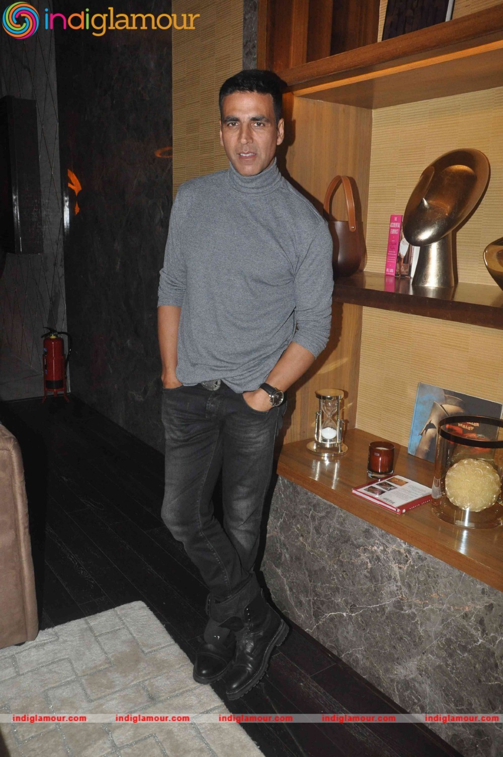 Akshay Kumar Nimrat Kaur and the Cast of Airlift Interact with the Audiance Event hd photo
