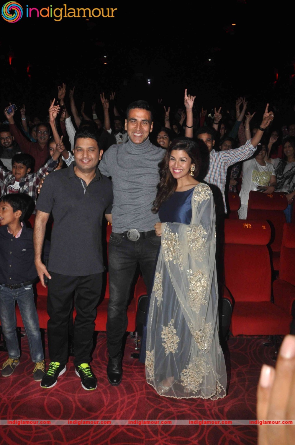 Akshay Kumar Nimrat Kaur and the Cast of Airlift Interact with the Audiance Event hd photo