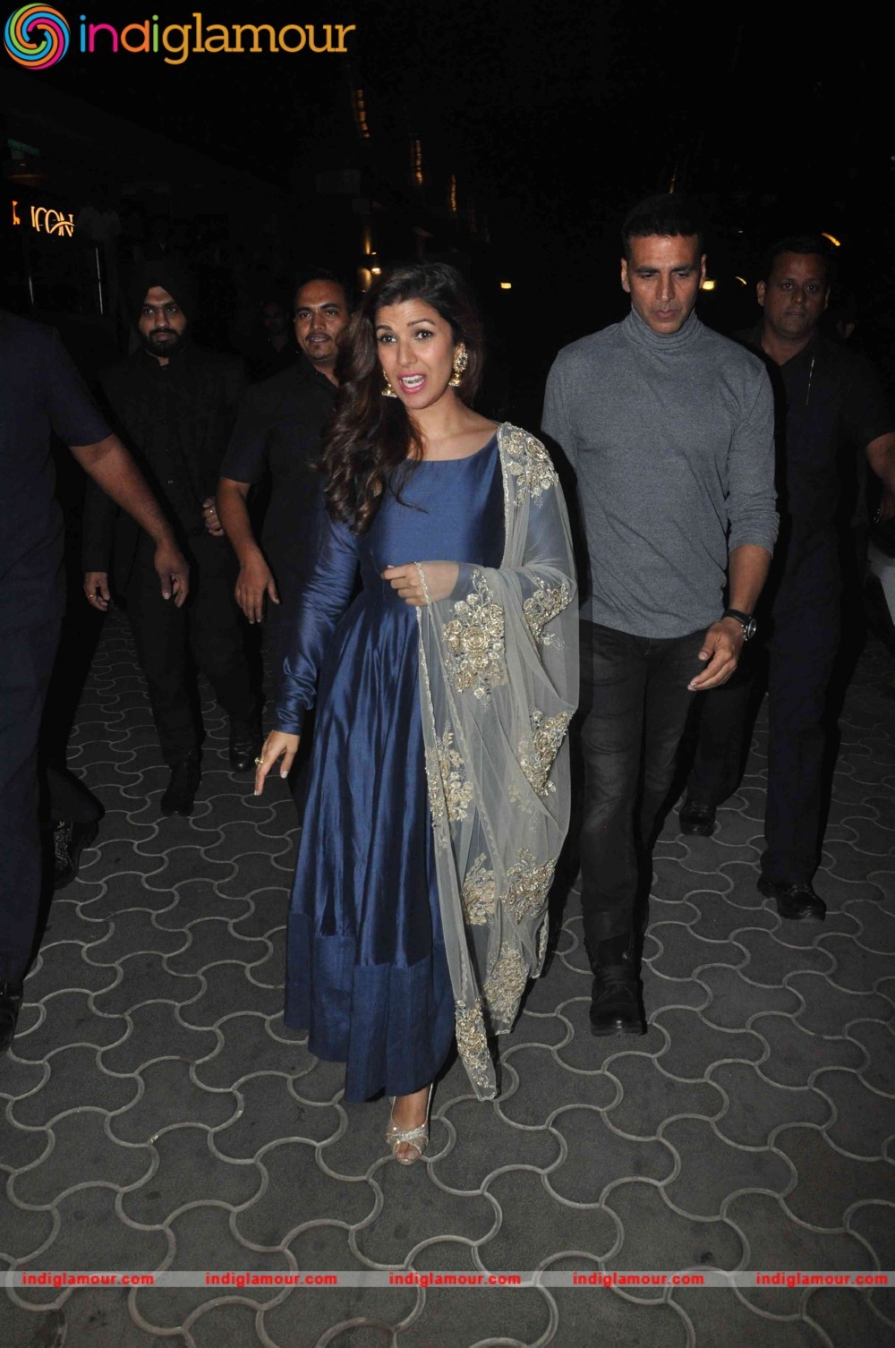 Akshay Kumar Nimrat Kaur and the Cast of Airlift Interact with the Audiance Event hd photo