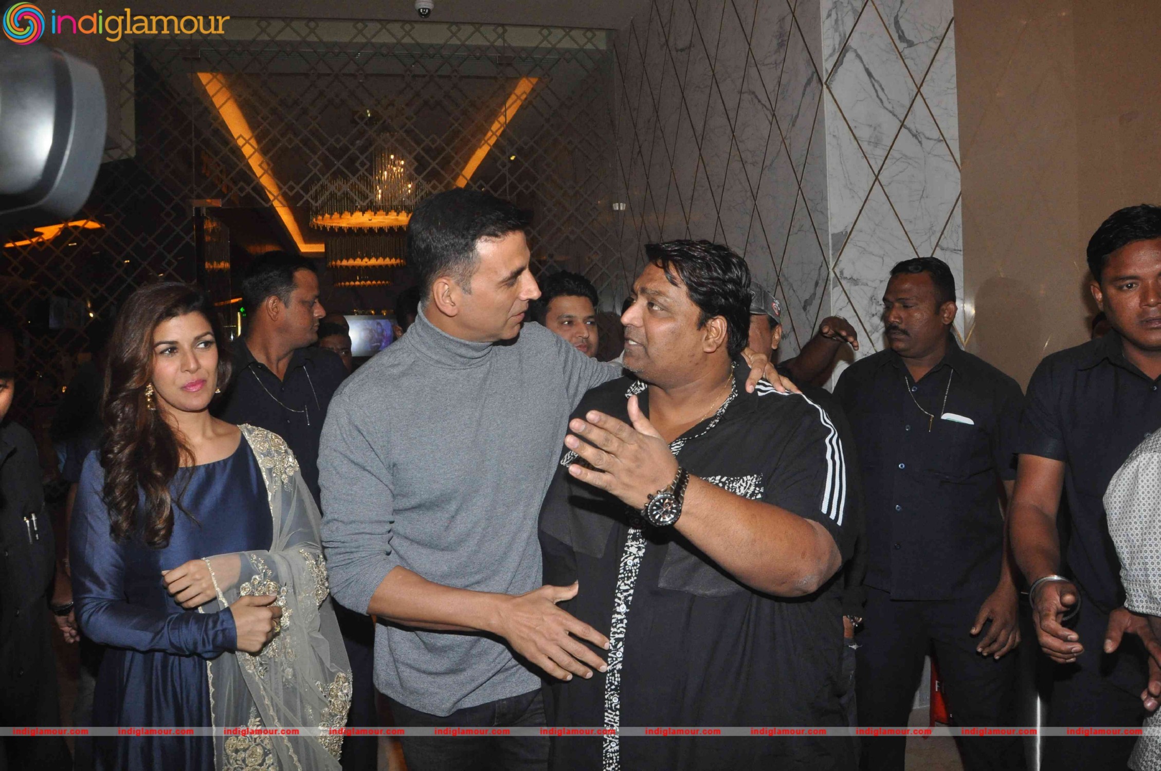 Akshay Kumar Nimrat Kaur and the Cast of Airlift Interact with the Audiance Event hd photo