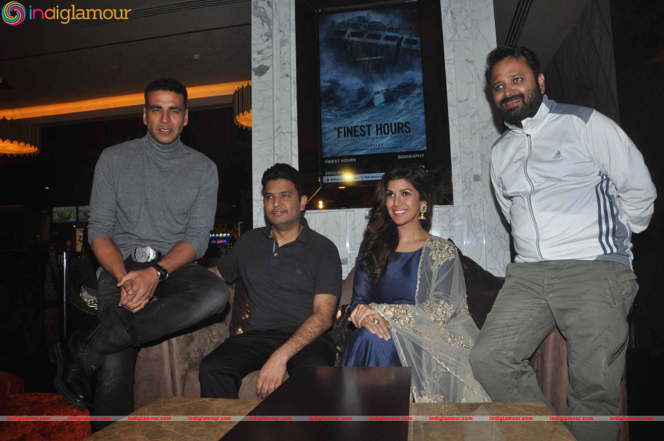 Akshay Kumar Nimrat Kaur and the Cast of Airlift Interact with the Audiance Event hd photo