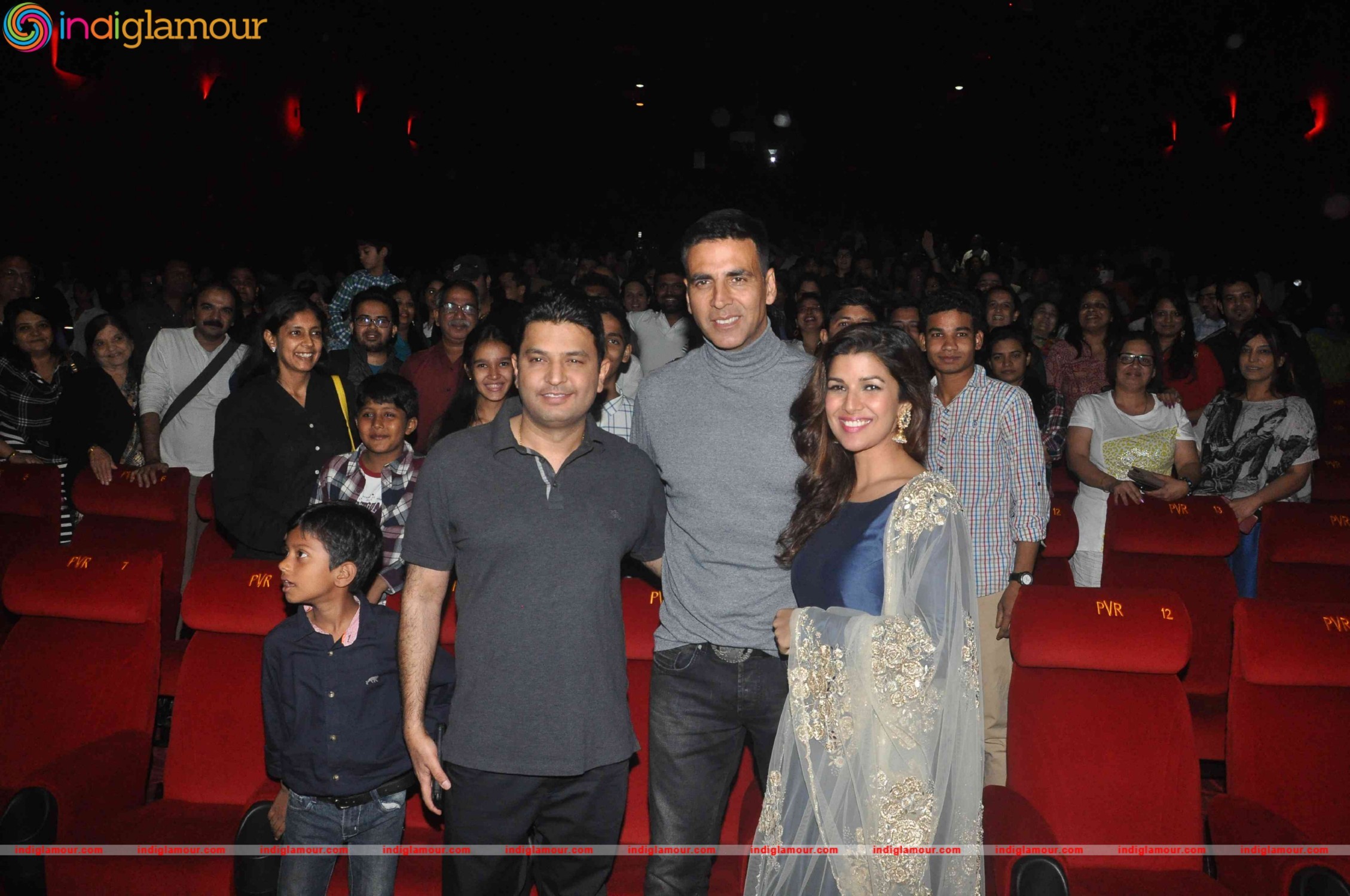 Akshay Kumar Nimrat Kaur and the Cast of Airlift Interact with the Audiance Event hd photo