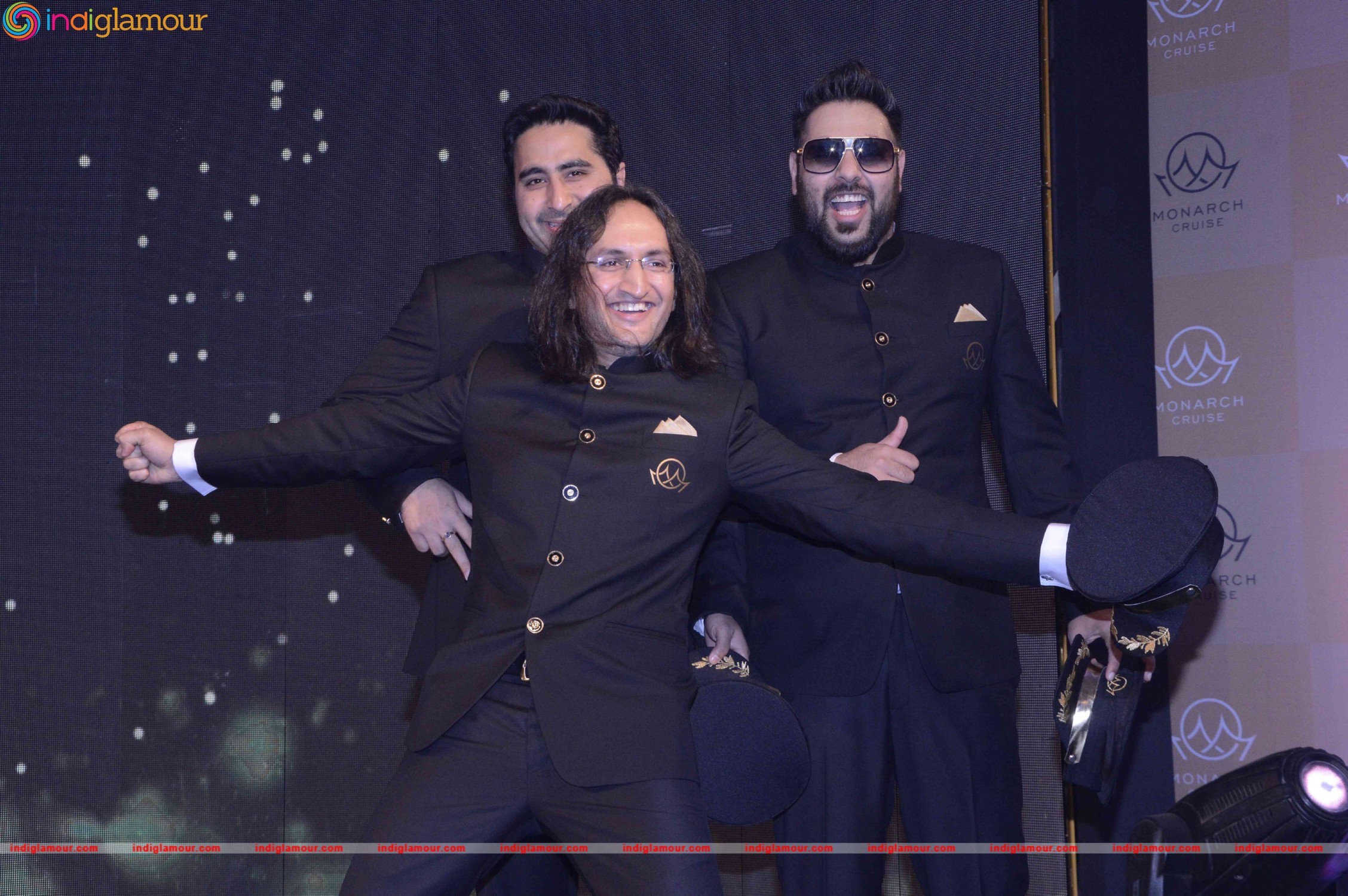 Sachin Tendulkar Unveils Monarch's Cricket and Bollywood Cruise Event hd photo