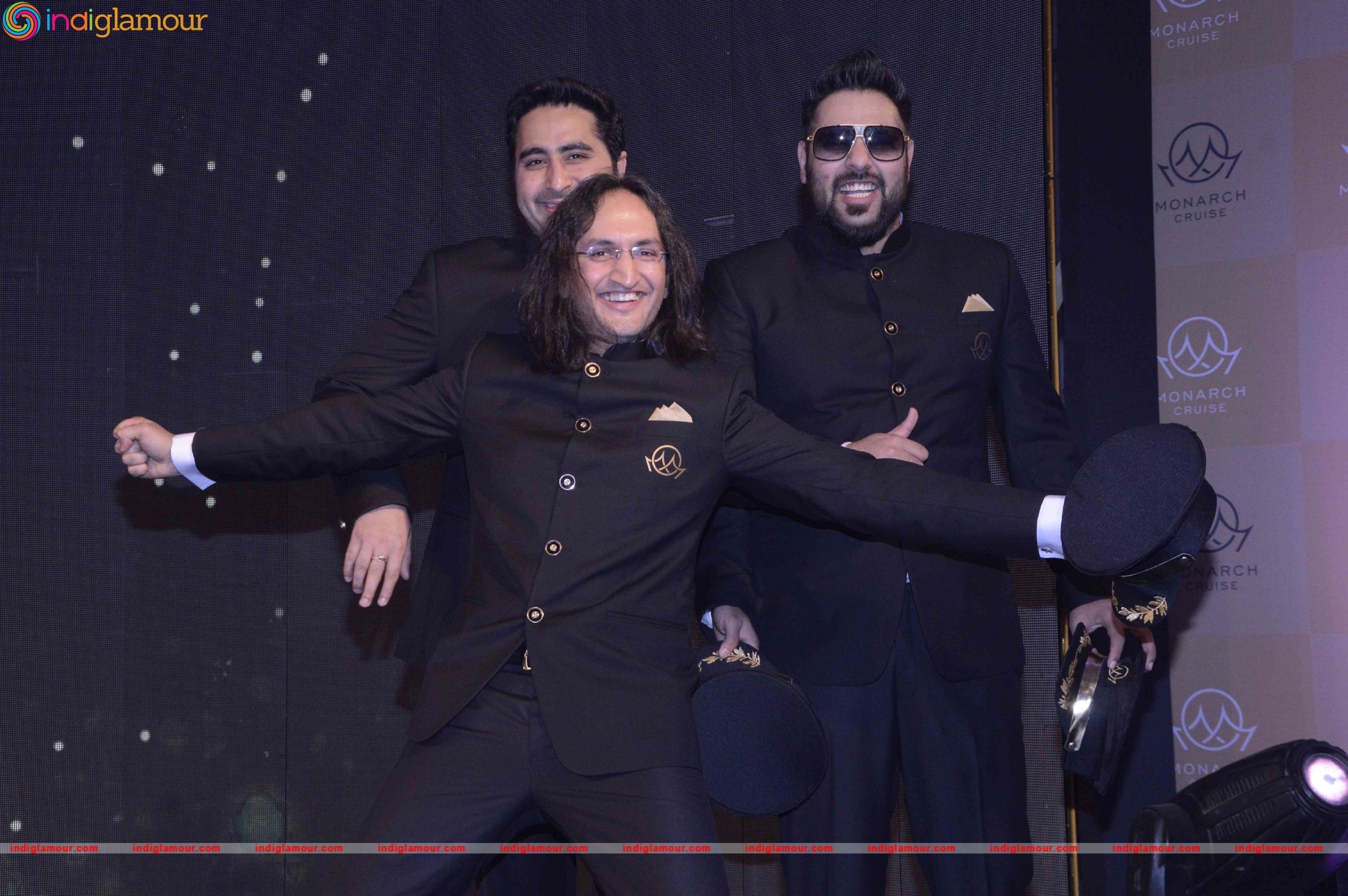 Sachin Tendulkar Unveils Monarch's Cricket and Bollywood Cruise Event hd photo