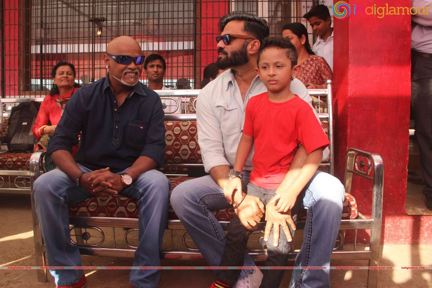 Suniel Shetty, Athiya participate Vishesh Cup Cricket Match Event hd photo