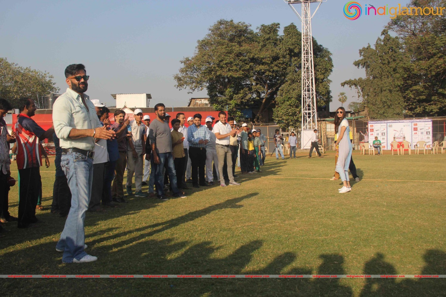 Suniel Shetty, Athiya participate Vishesh Cup Cricket Match Event hd photo