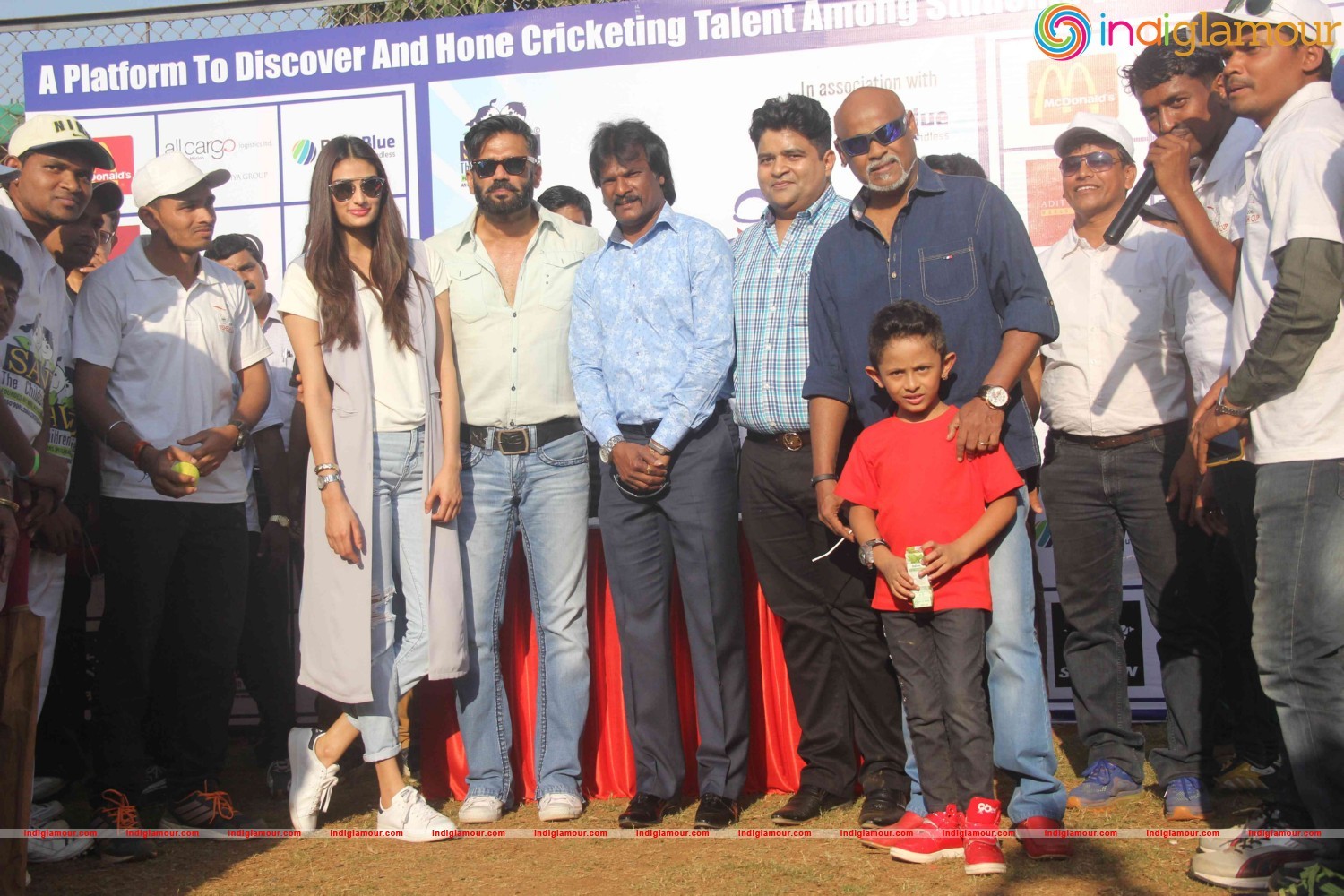 Suniel Shetty, Athiya participate Vishesh Cup Cricket Match Event hd photo