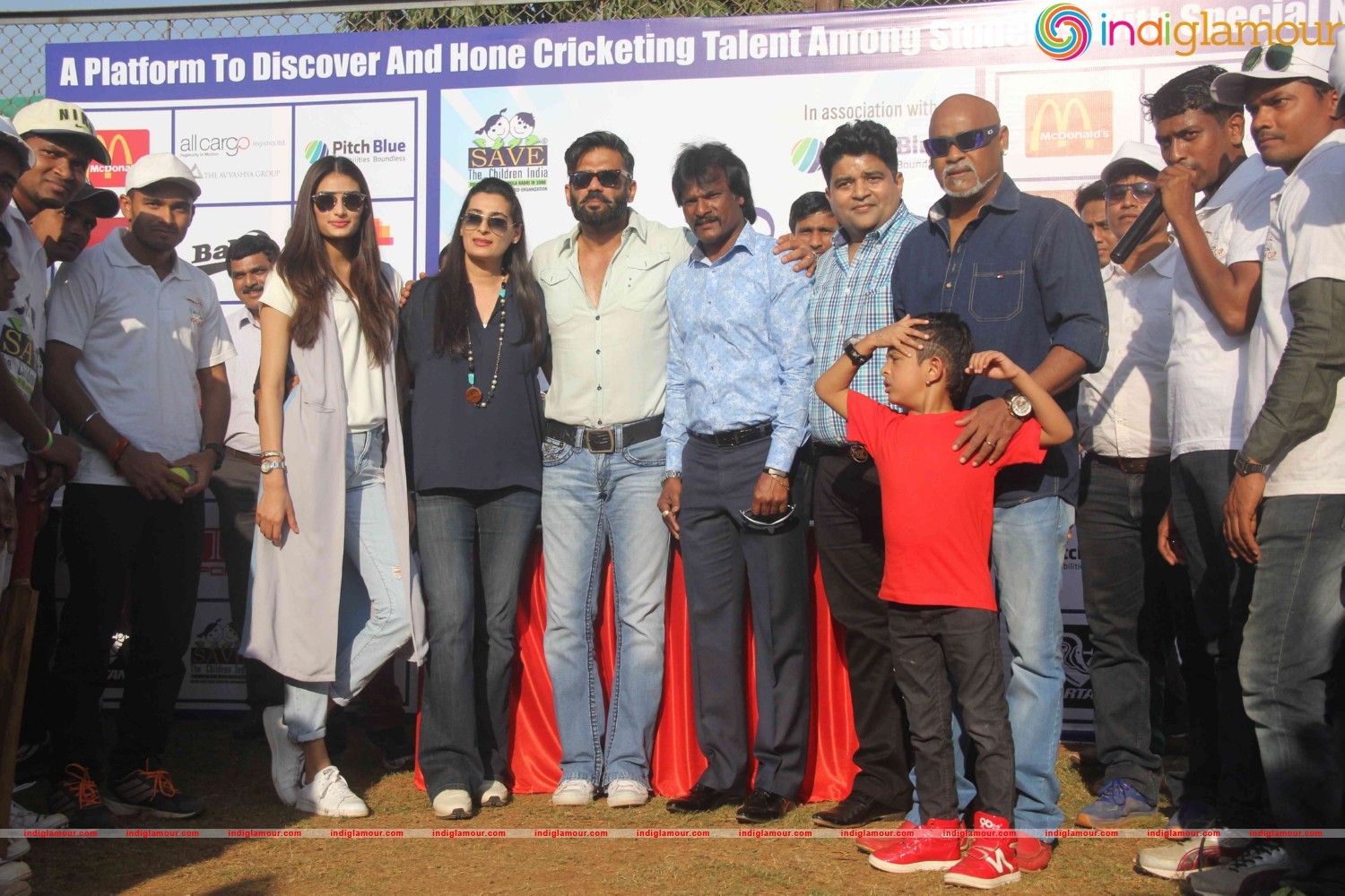 Suniel Shetty, Athiya participate Vishesh Cup Cricket Match Event hd photo