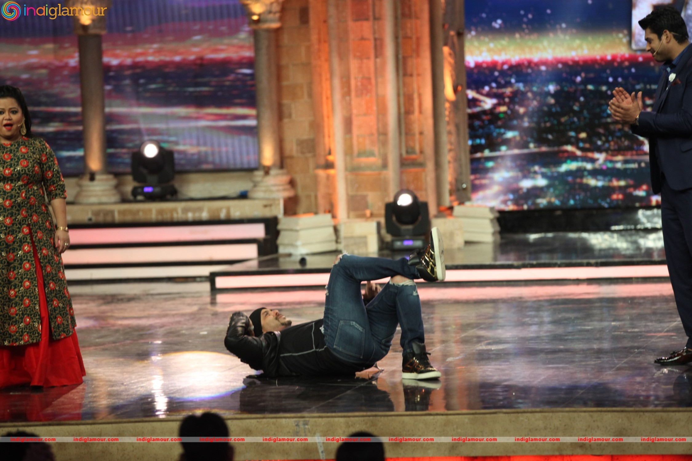 Cast of Sultan at Indias Got Talent Event hd photo