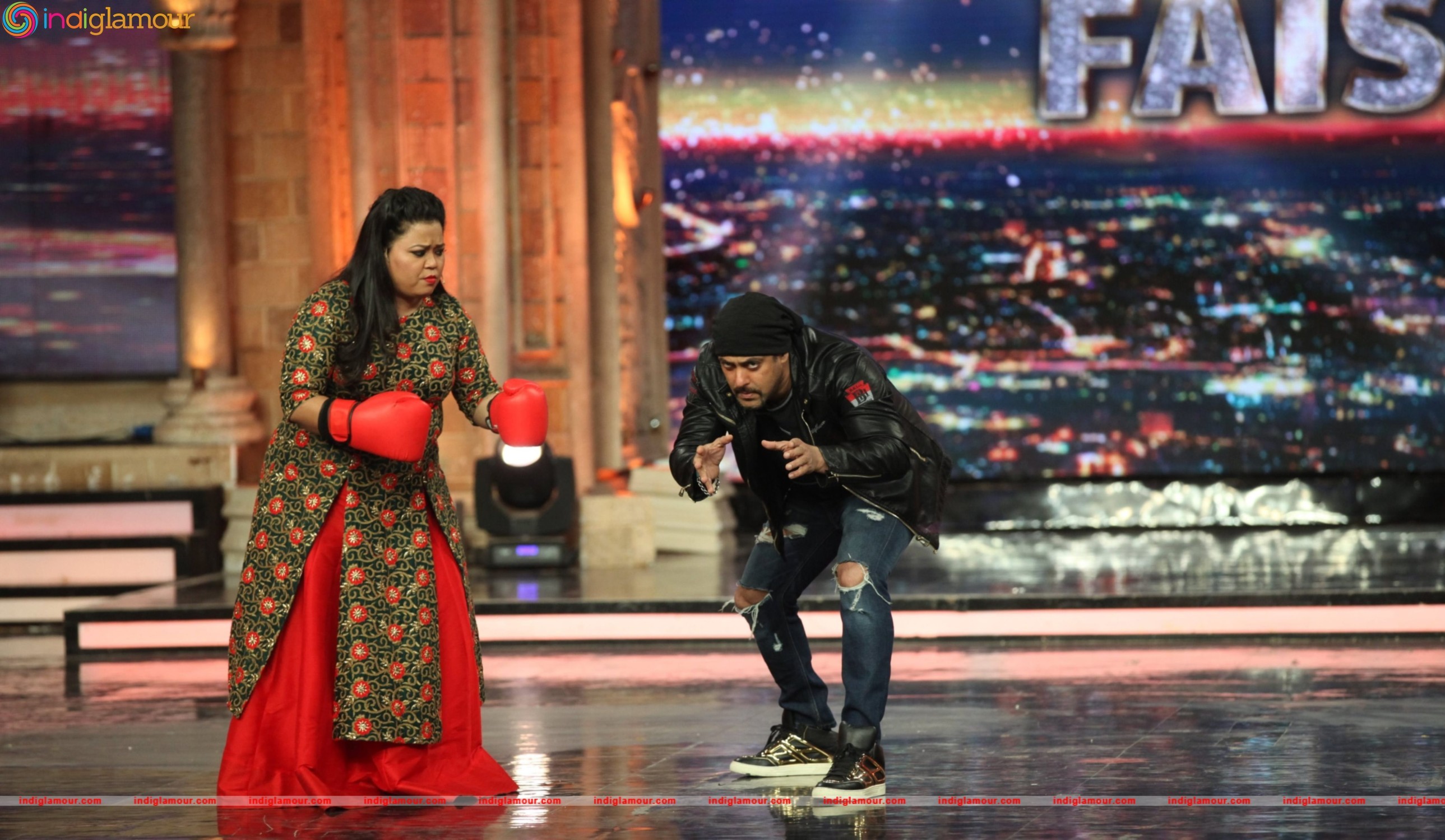 Cast of Sultan at Indias Got Talent Event hd photo