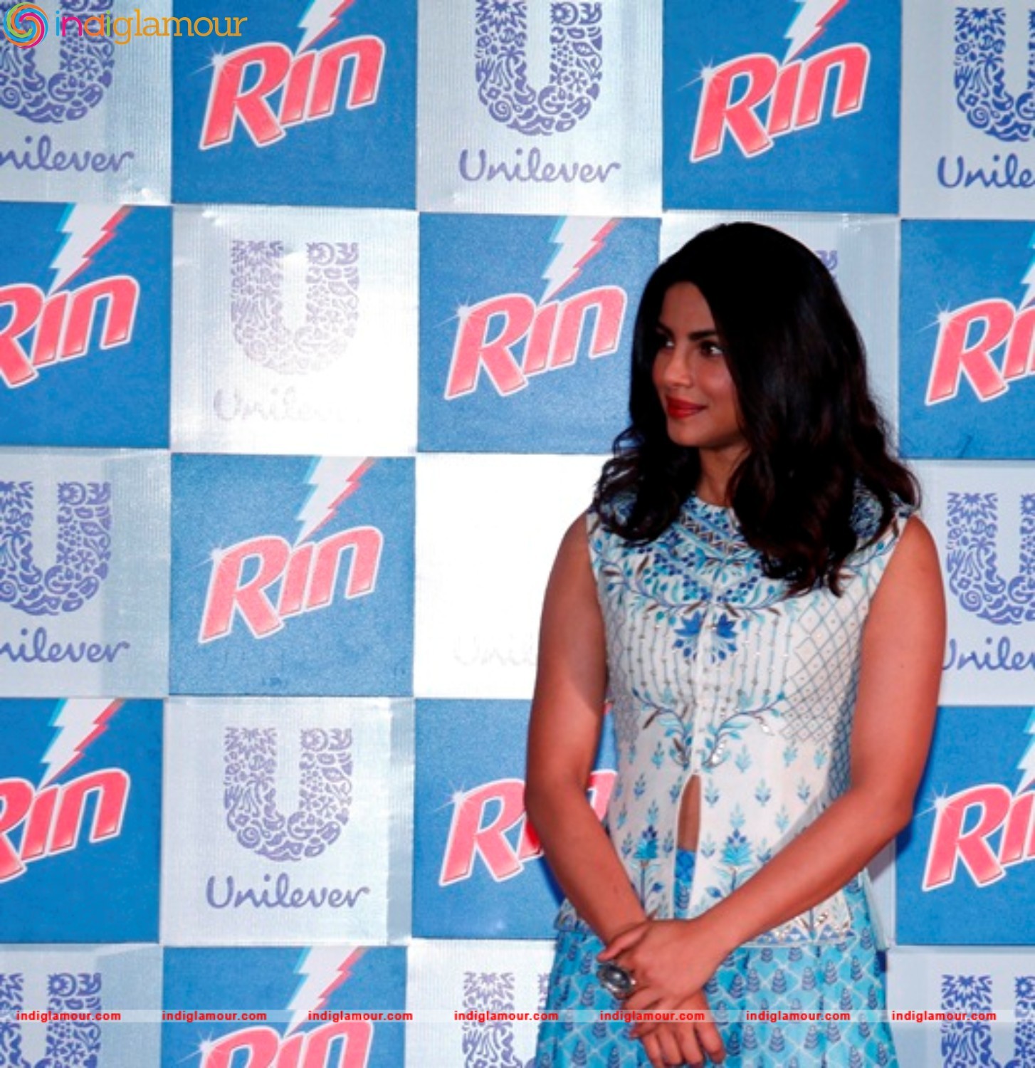 Priyanka Chopra Salutes the Shine and Courage of Indian Women with RIN Event hd photo