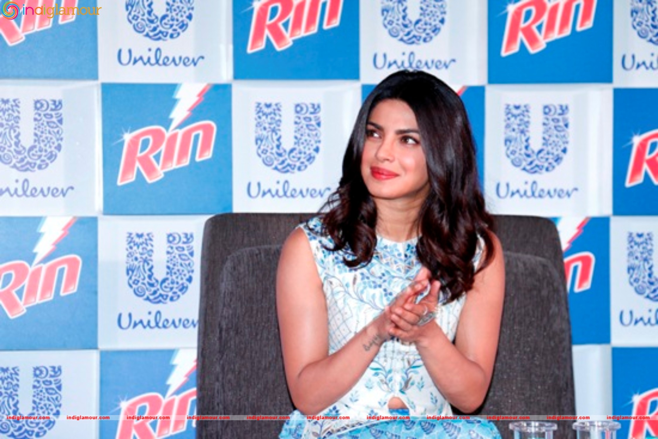 Priyanka Chopra Salutes the Shine and Courage of Indian Women with RIN Event hd photo
