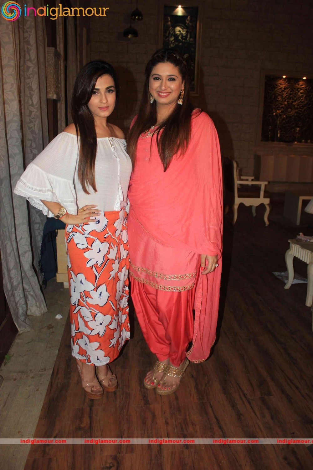 Celebration of 100 Episodes of Life Oks Television Show Bahu Humari Rajni Kant Event hd photo