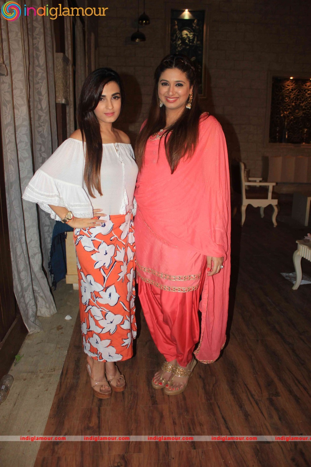Celebration of 100 Episodes of Life Oks Television Show Bahu Humari Rajni Kant Event hd photo