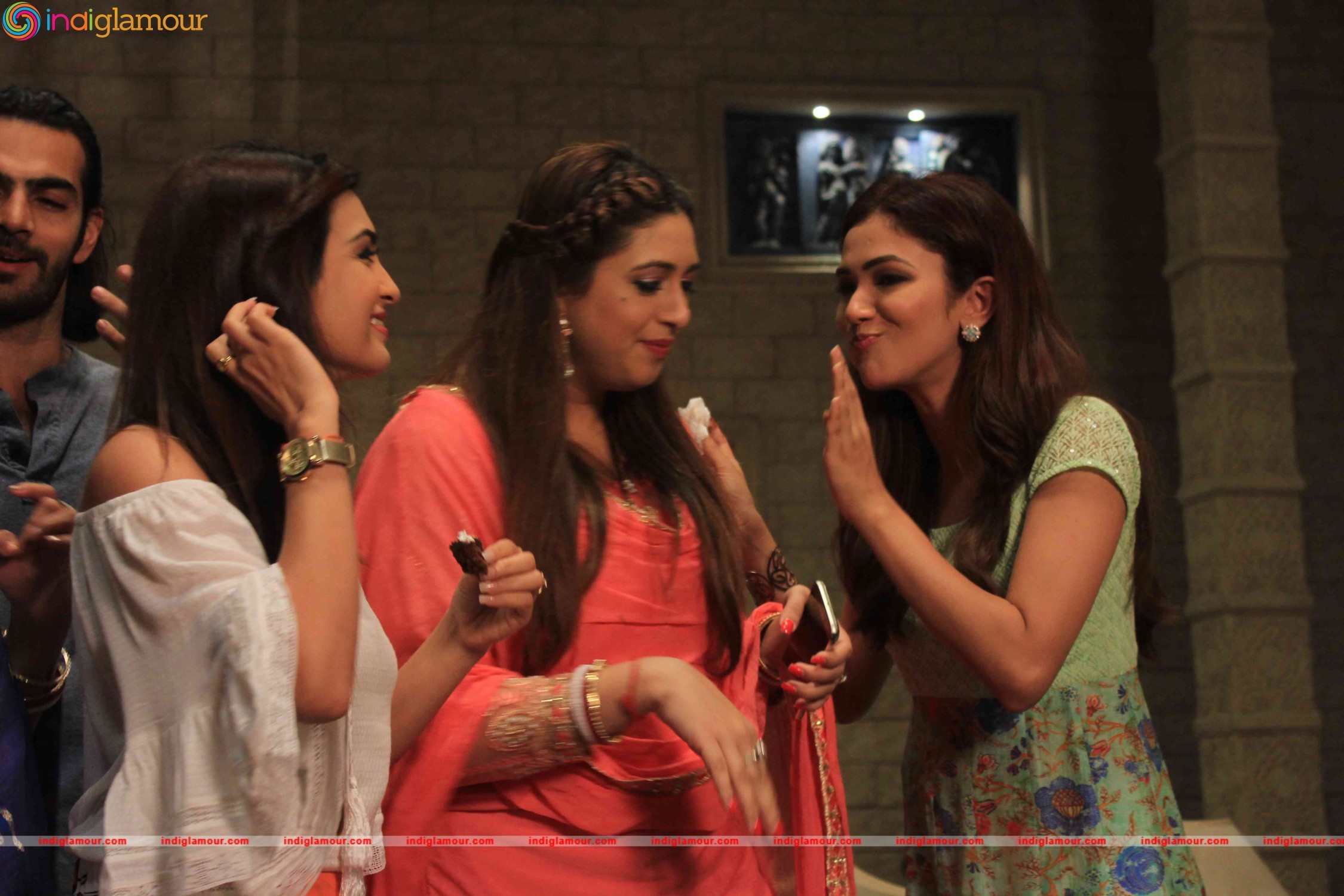 Celebration of 100 Episodes of Life Oks Television Show Bahu Humari Rajni Kant Event hd photo