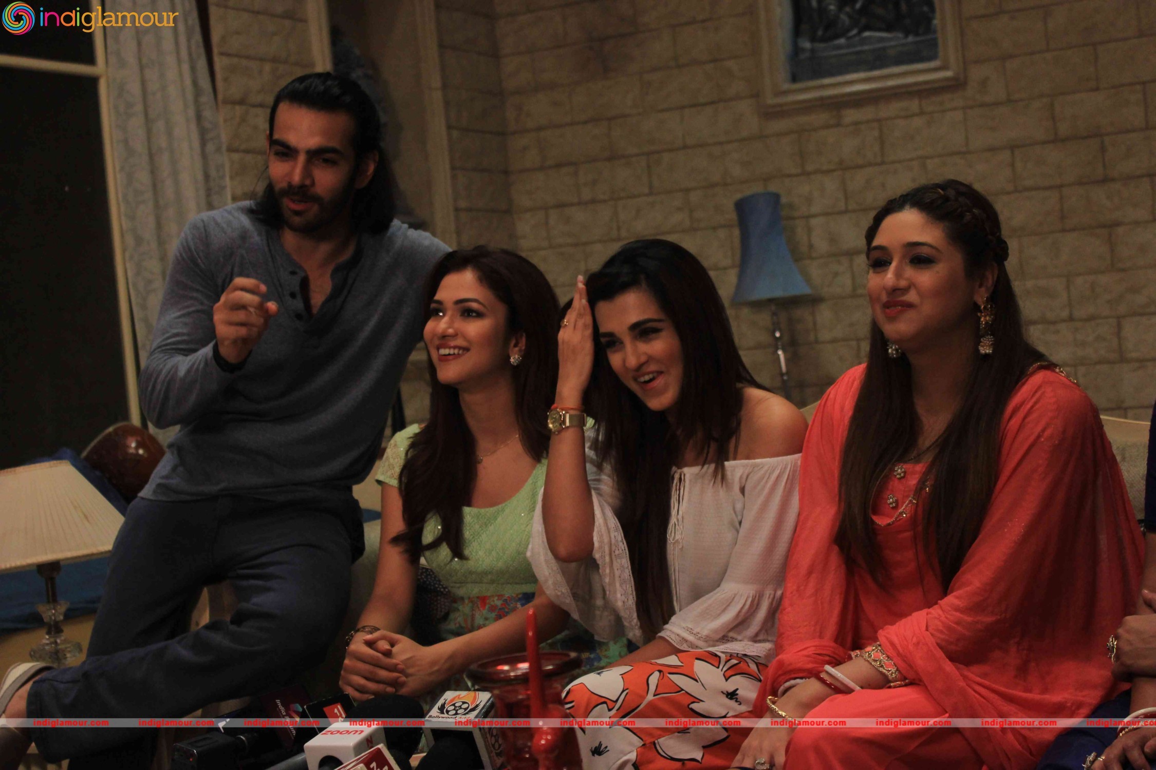 Celebration of 100 Episodes of Life Oks Television Show Bahu Humari Rajni Kant Event hd photo