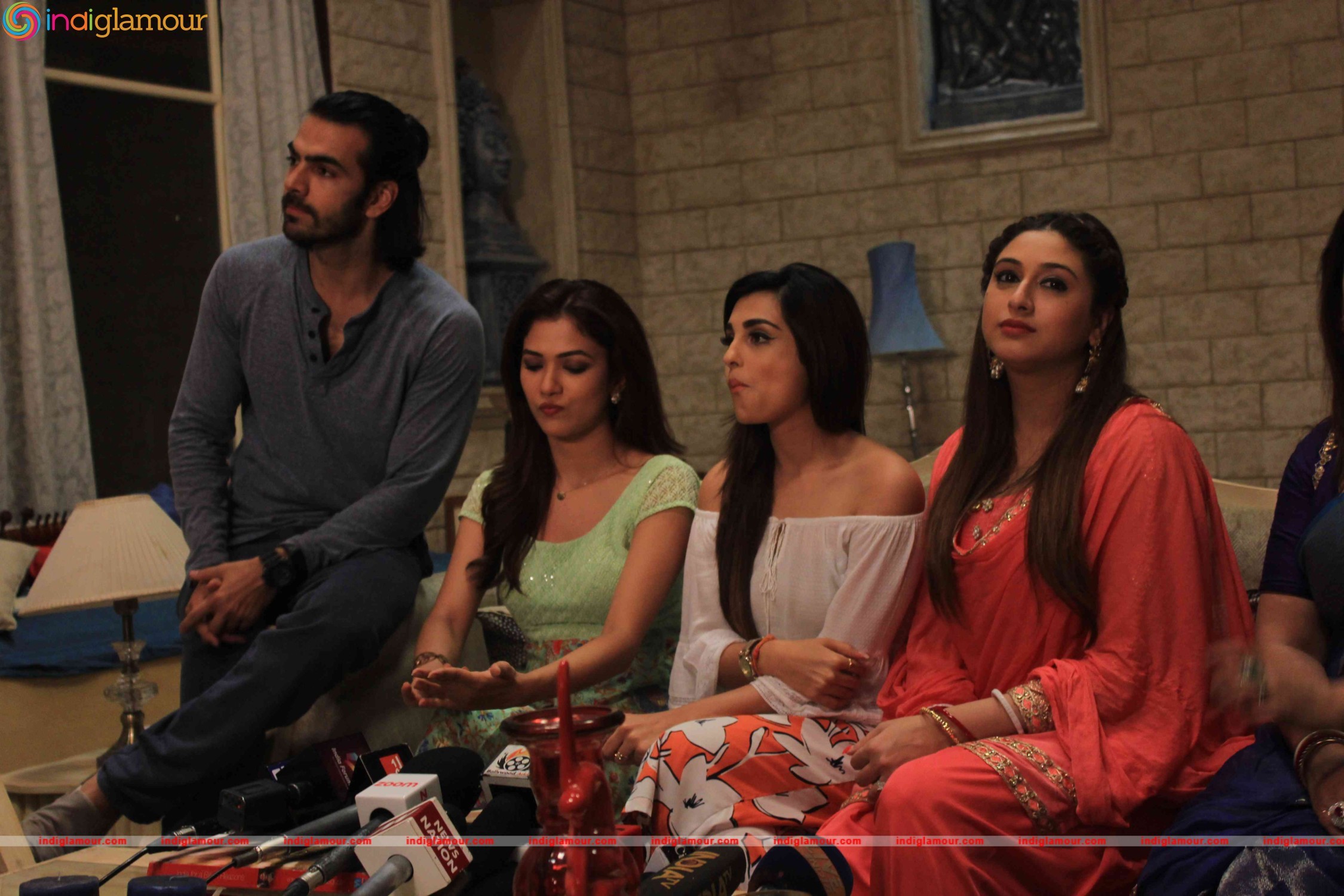 Celebration of 100 Episodes of Life Oks Television Show Bahu Humari Rajni Kant Event hd photo