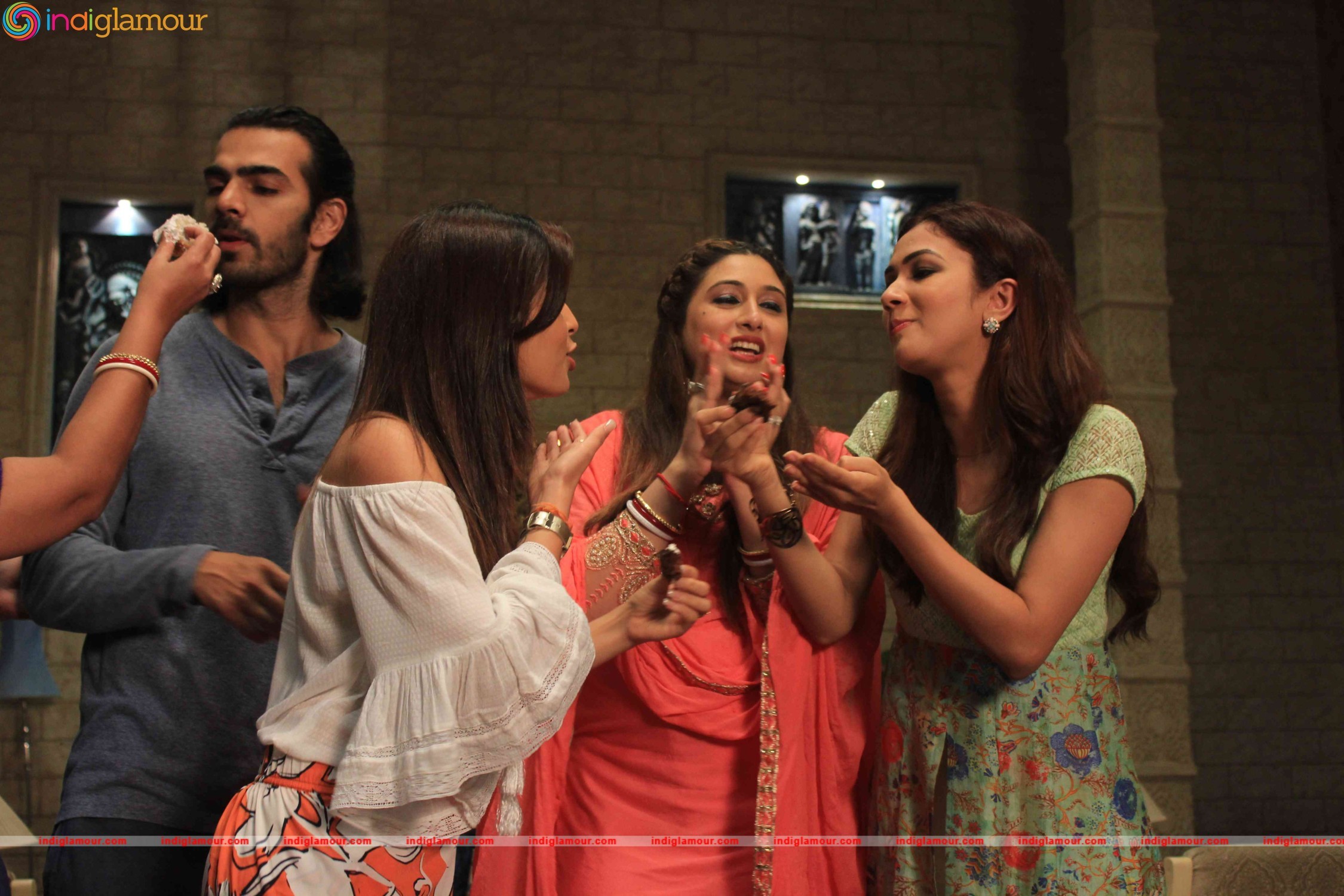 Celebration of 100 Episodes of Life Oks Television Show Bahu Humari Rajni Kant Event hd photo