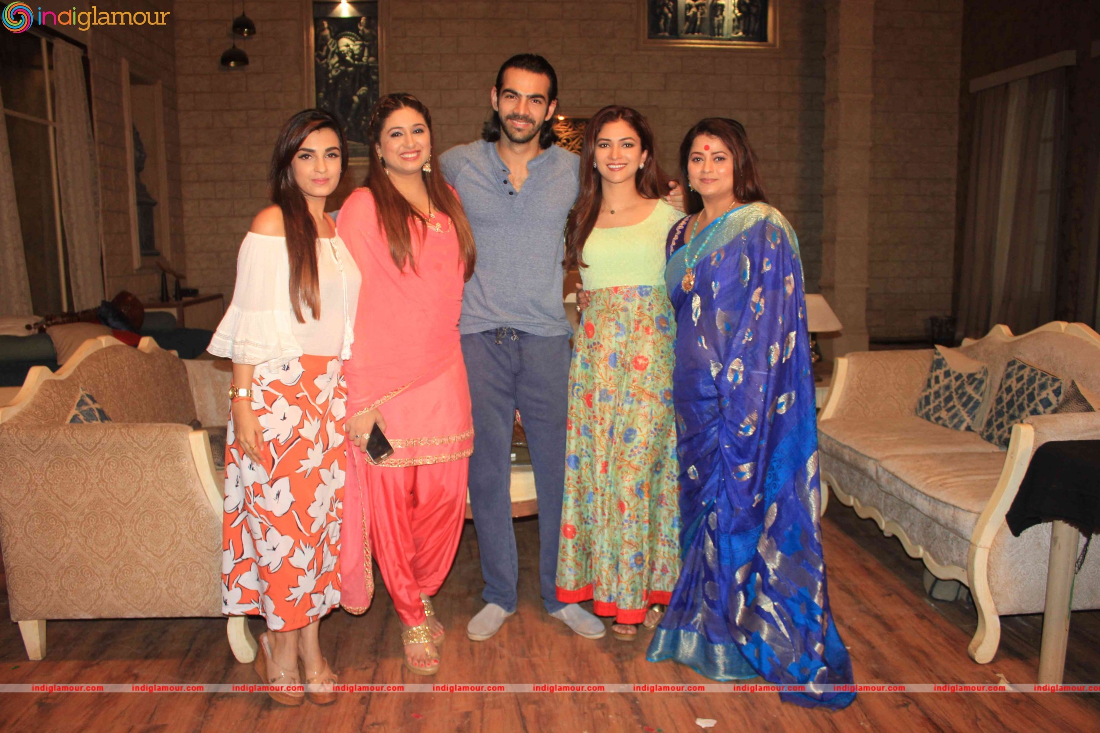 Celebration of 100 Episodes of Life Oks Television Show Bahu Humari Rajni Kant Event hd photo