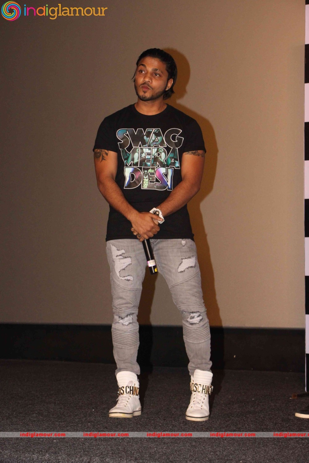 John Abraham and Varun Dhawan Interact with their Fans Event hd photo