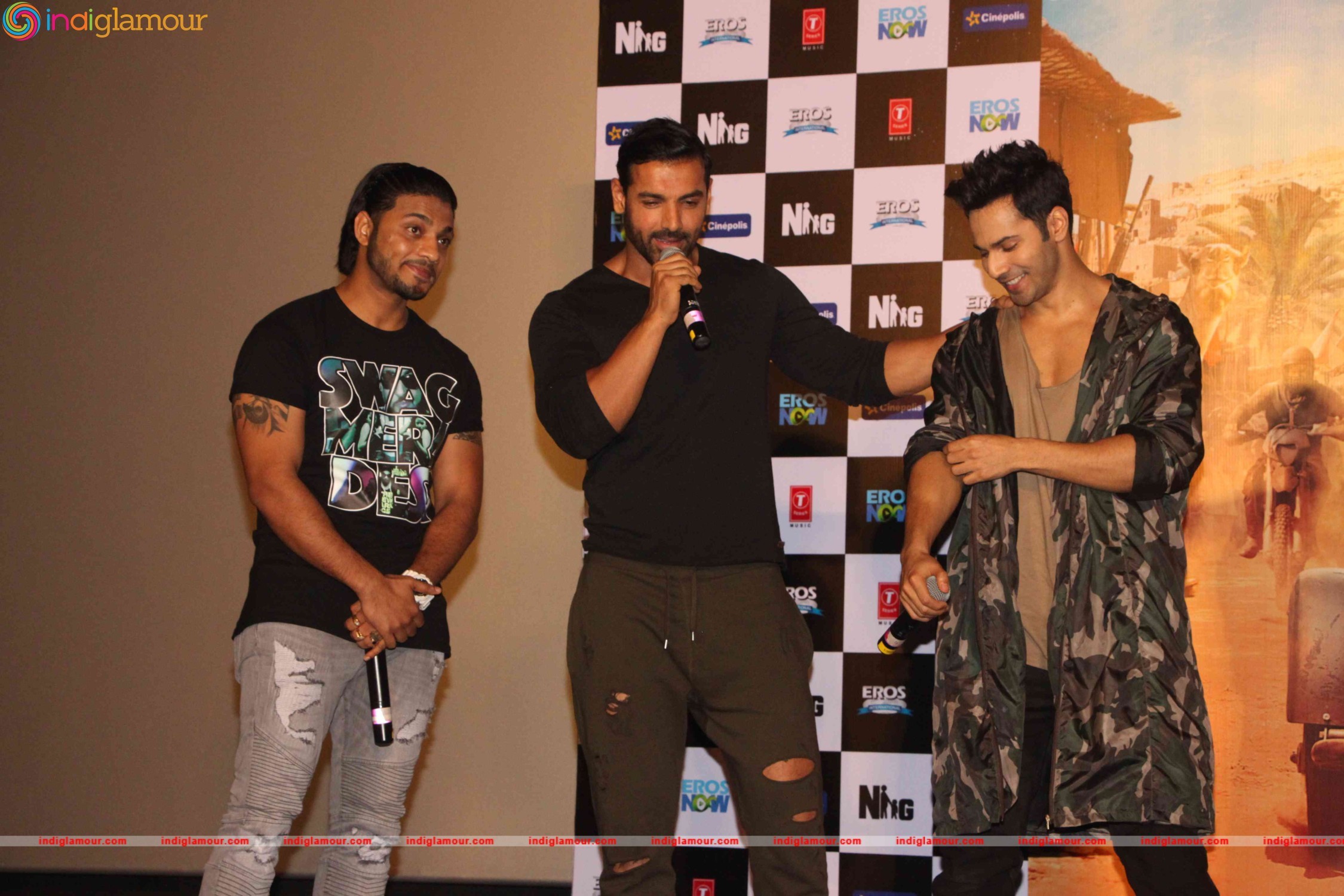 John Abraham and Varun Dhawan Interact with their Fans Event hd photo