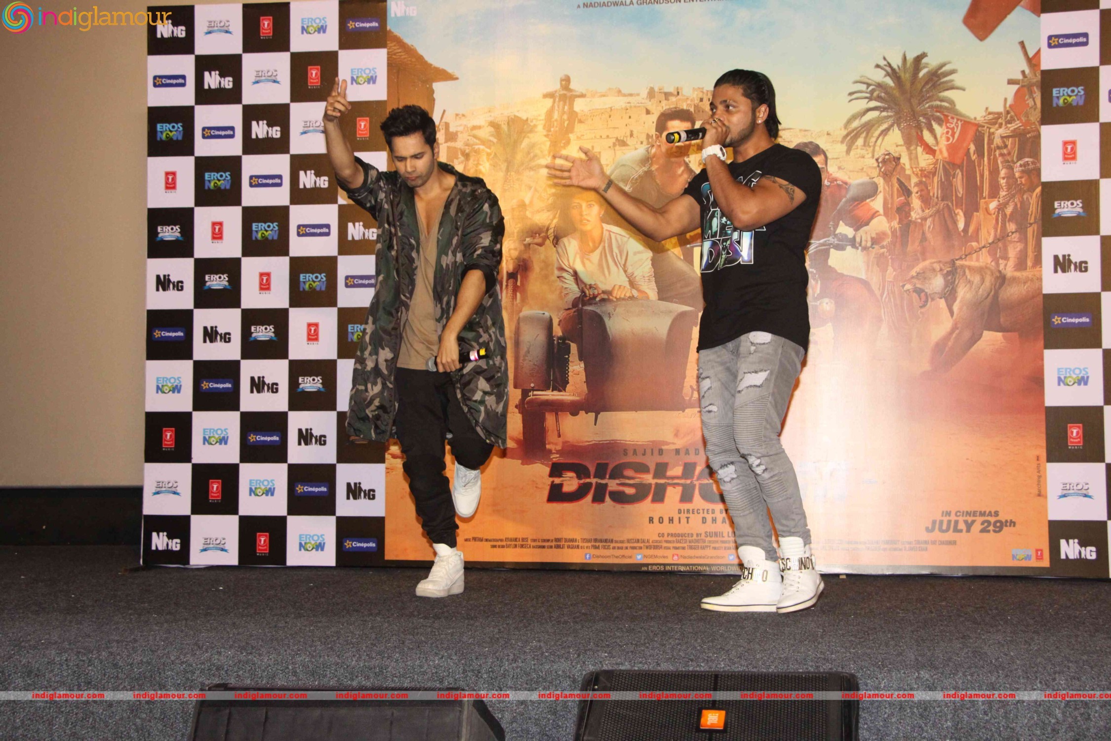 John Abraham and Varun Dhawan Interact with their Fans Event hd photo