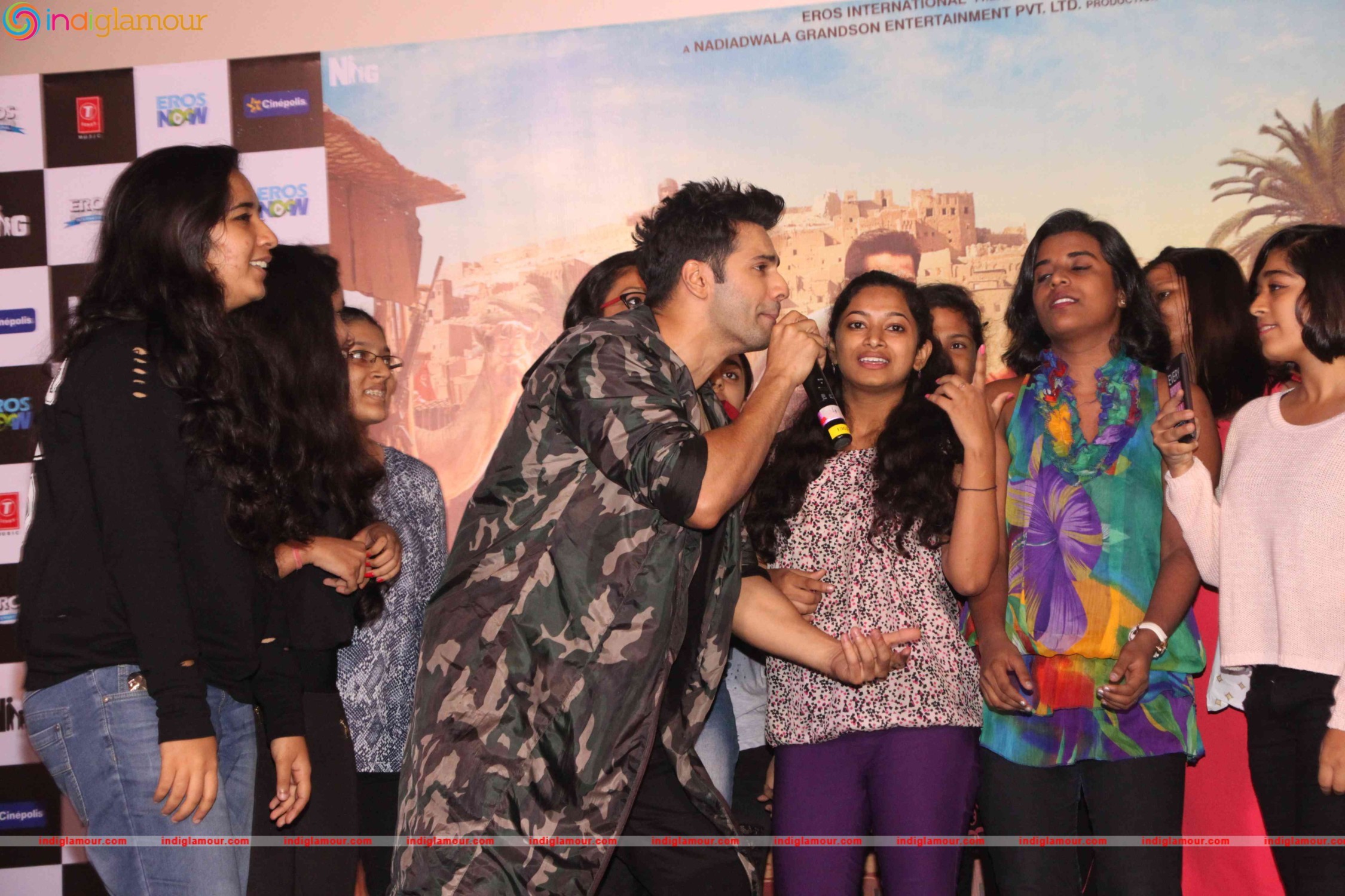 John Abraham and Varun Dhawan Interact with their Fans Event hd photo